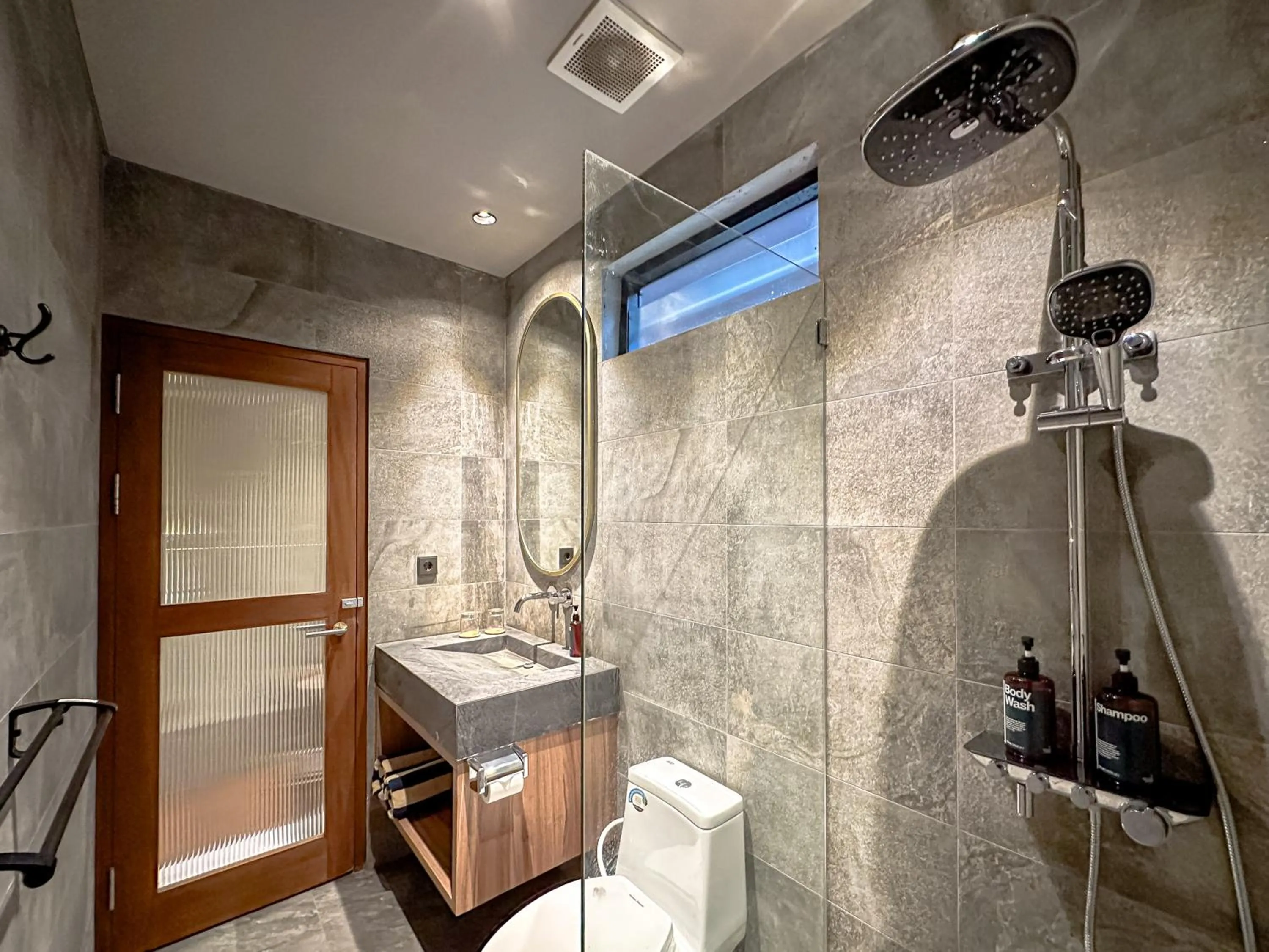 Bathroom in Balvanta Coliving