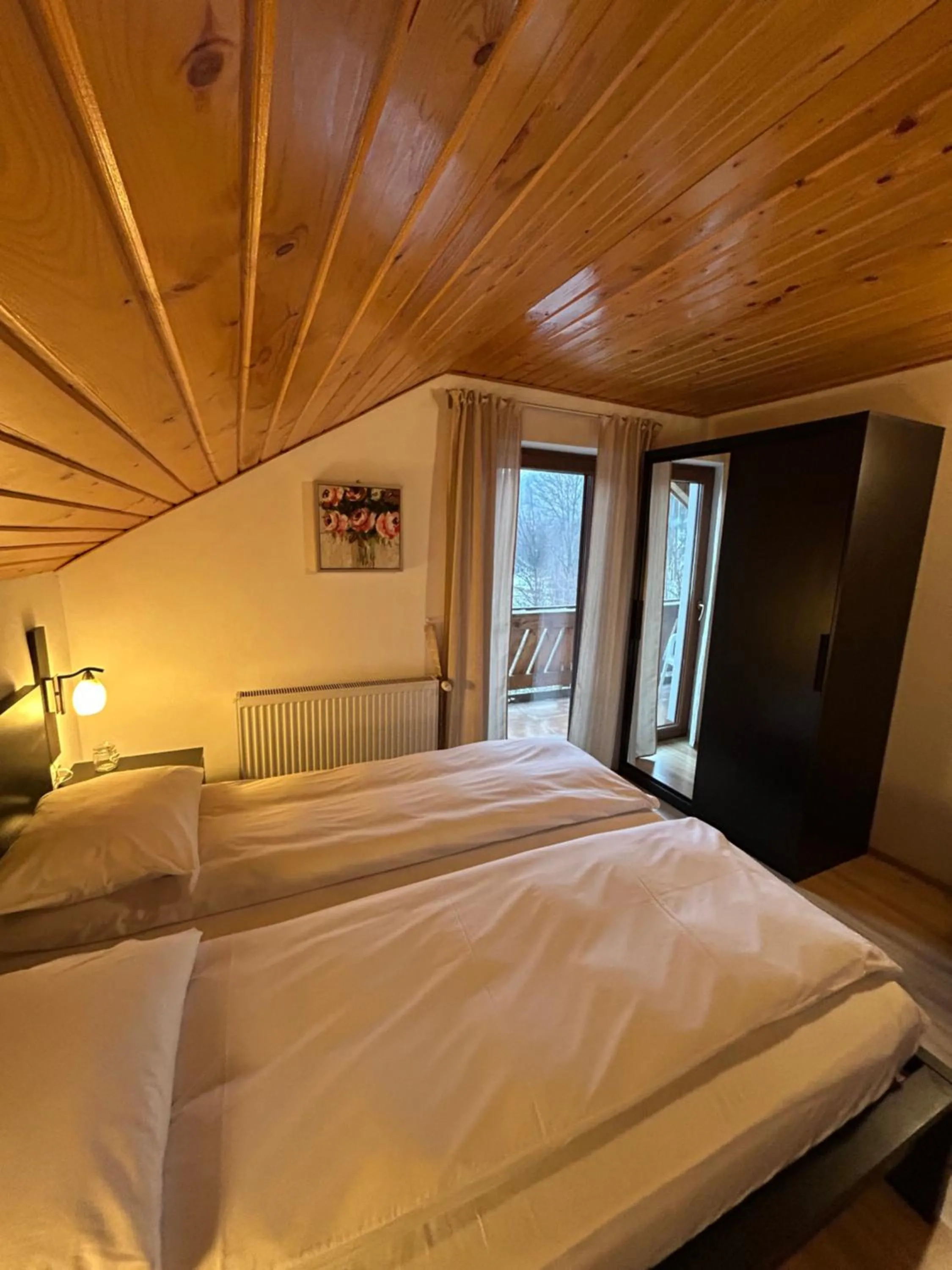 Property building, Bed in Casa de vacanta Mogosa