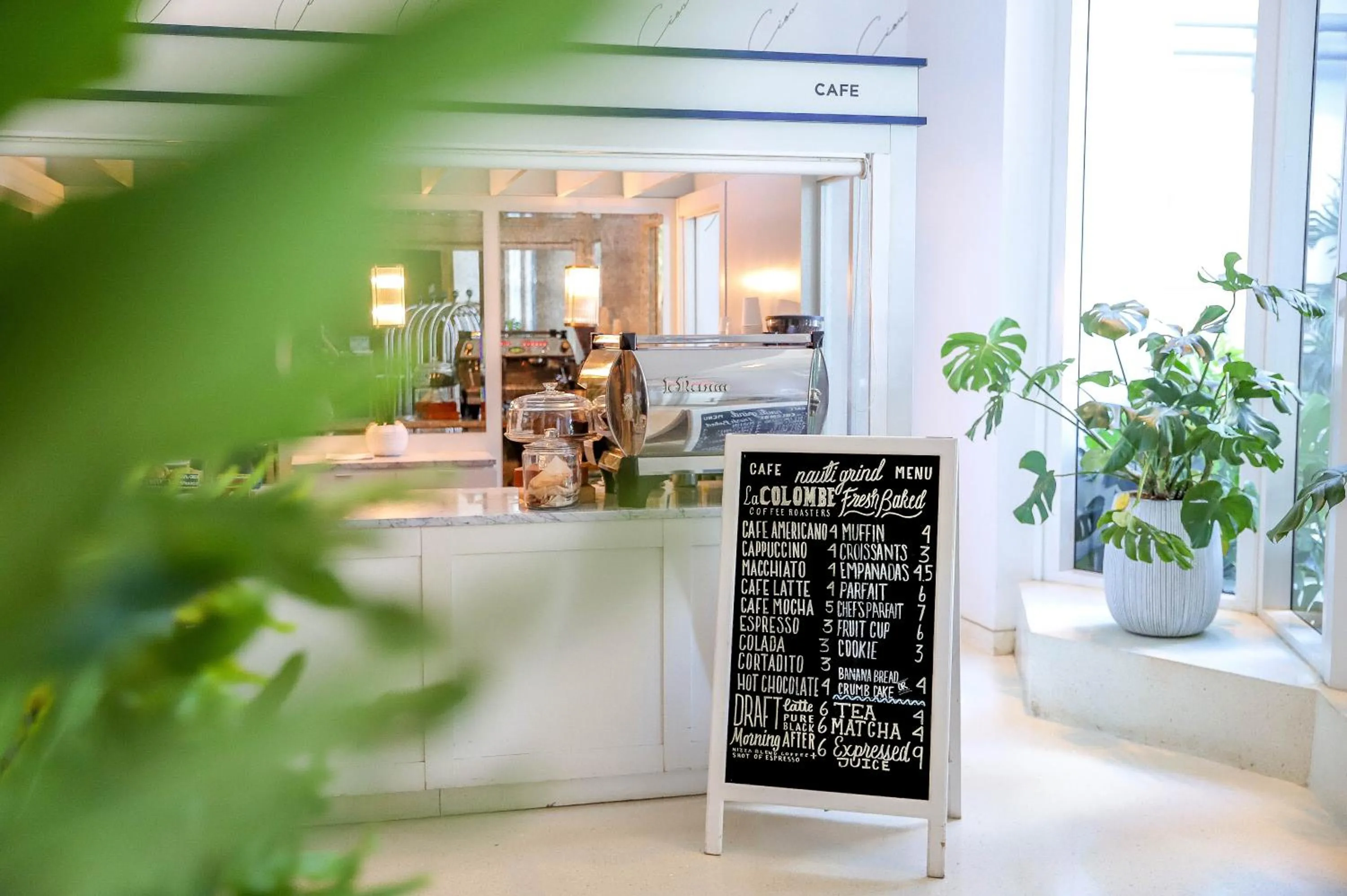 Restaurant/places to eat in Nautilus Sonesta Miami Beach