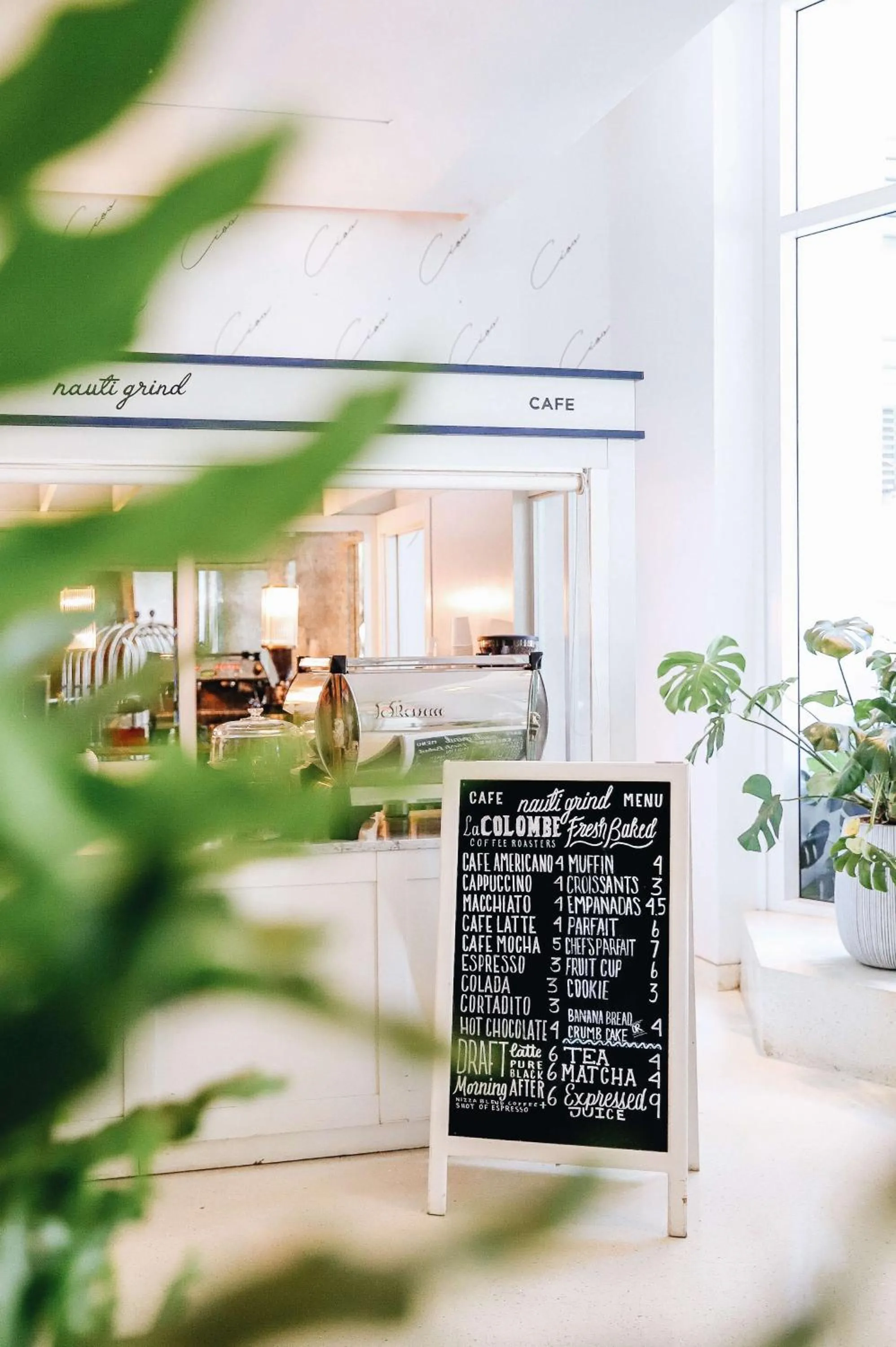 Beach in Nautilus Sonesta Miami Beach