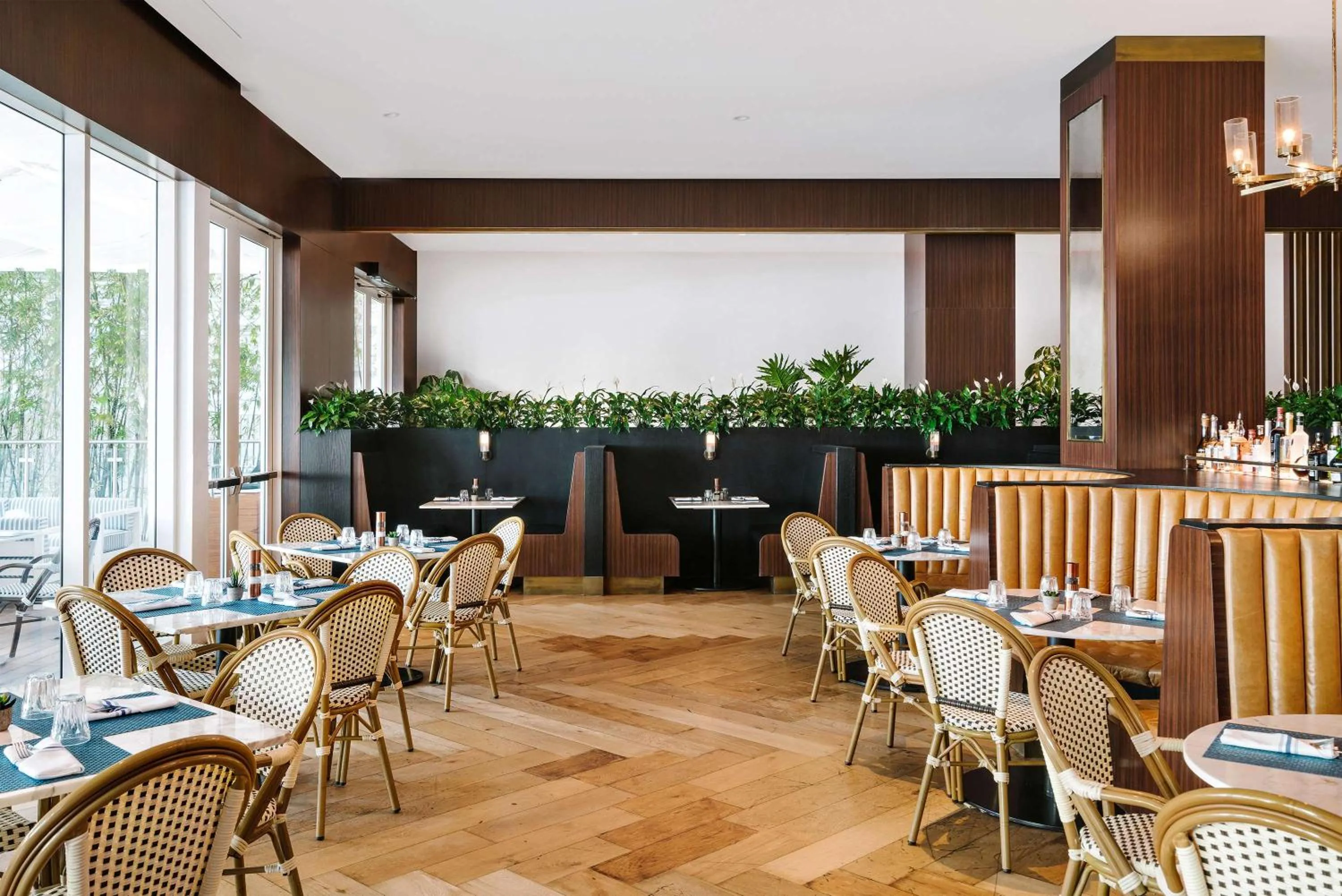 Restaurant/places to eat in Nautilus Sonesta Miami Beach