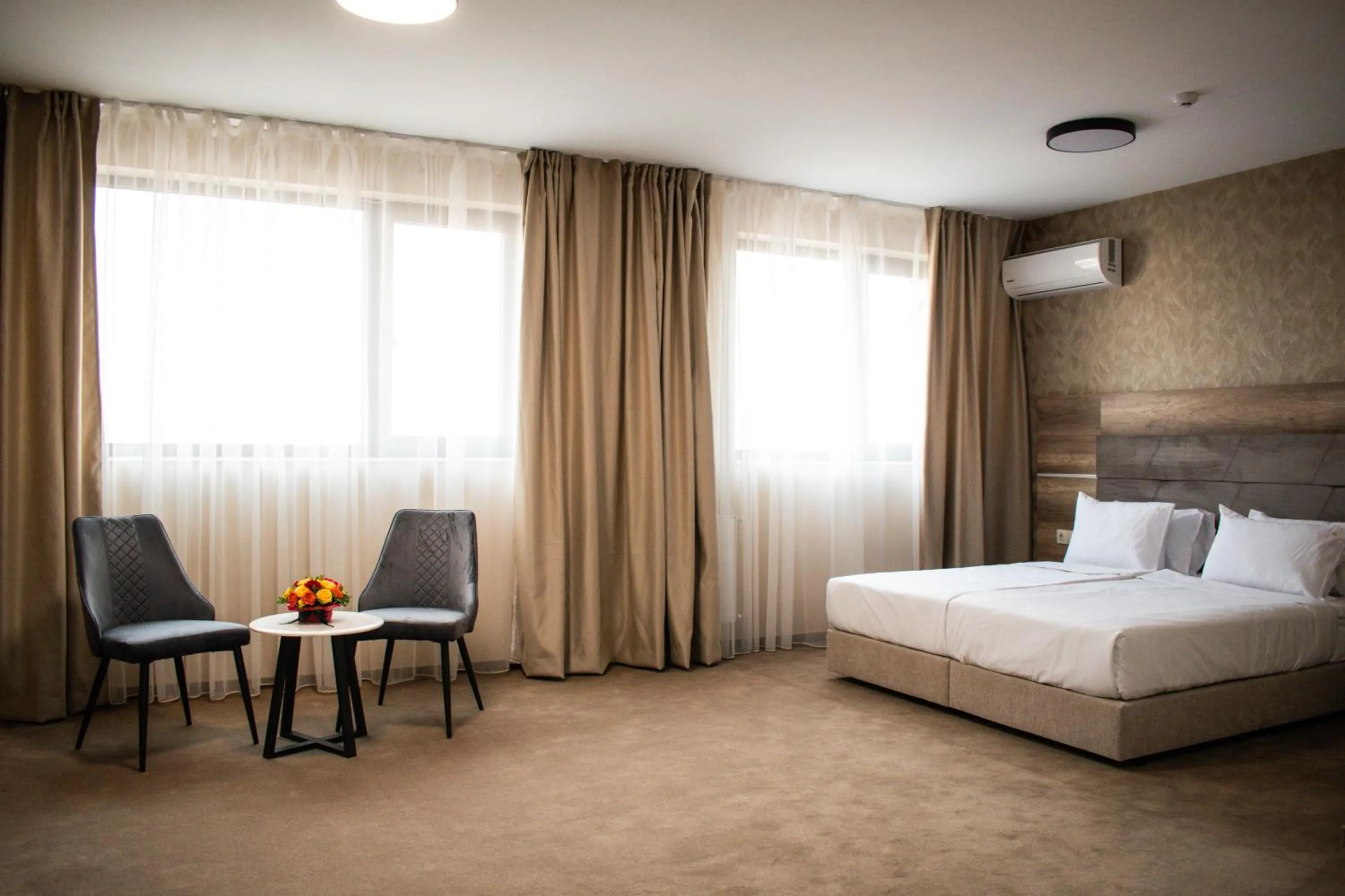 Photo of the whole room, Bed in Hotel Via Serdika
