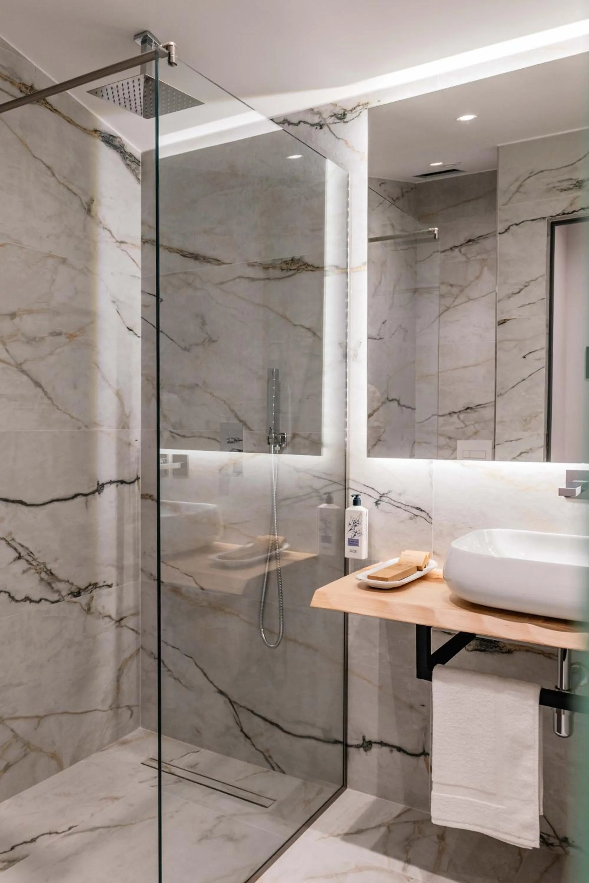 Bathroom in Mae Select Hotel