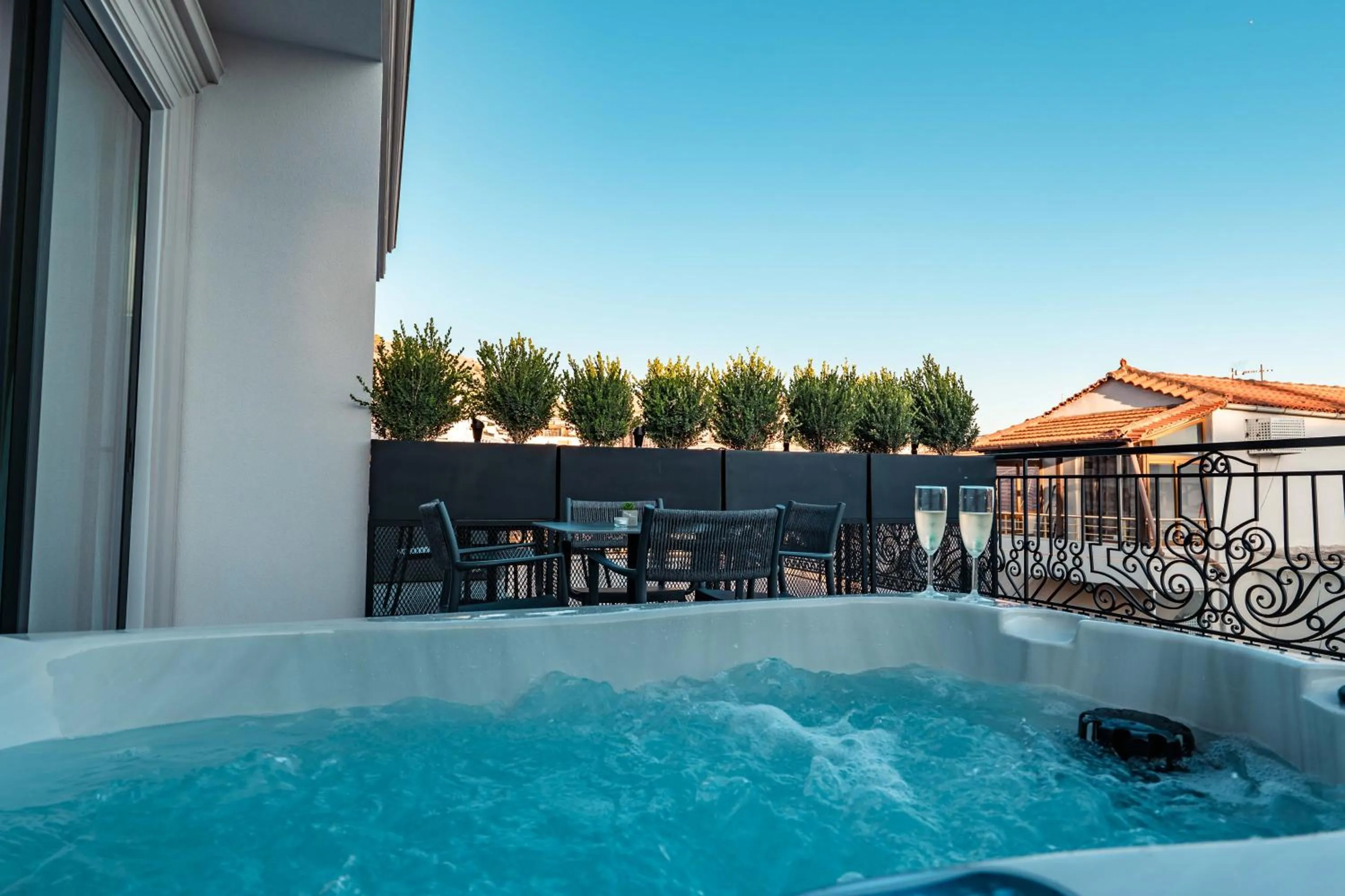 Day in Mae Select Hotel