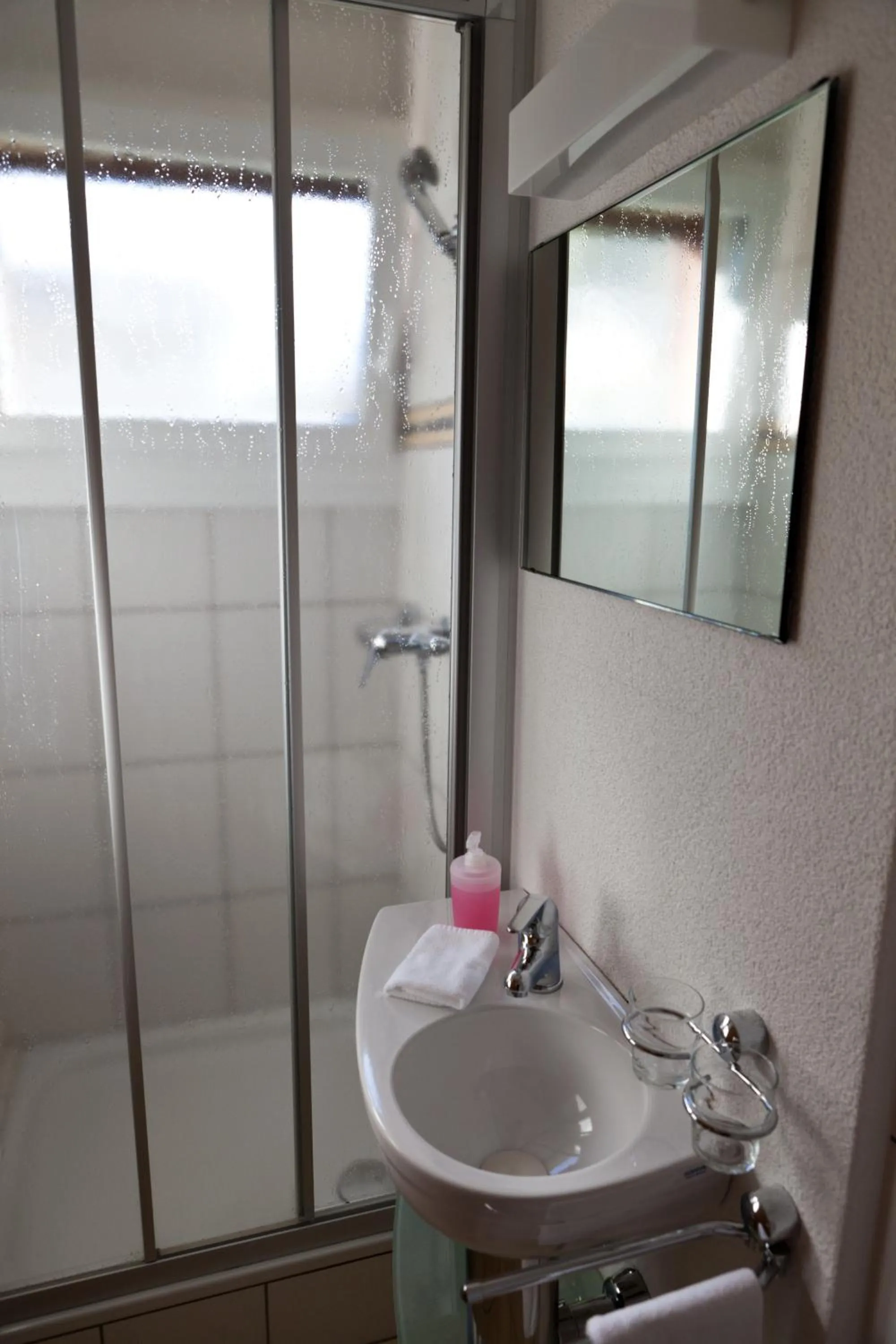 Shower in Hotel Garni Simplon