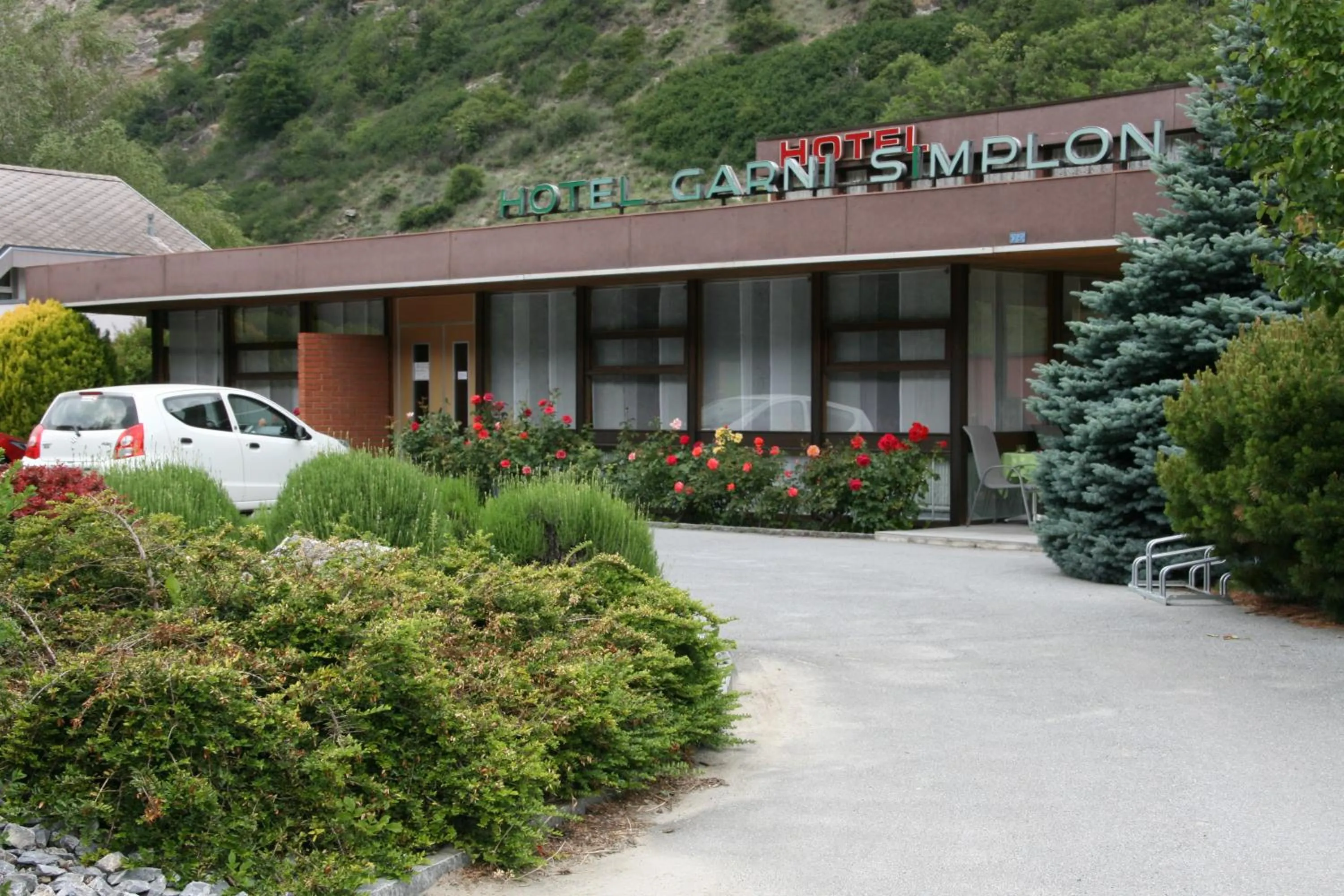 Facade/entrance in Hotel Garni Simplon