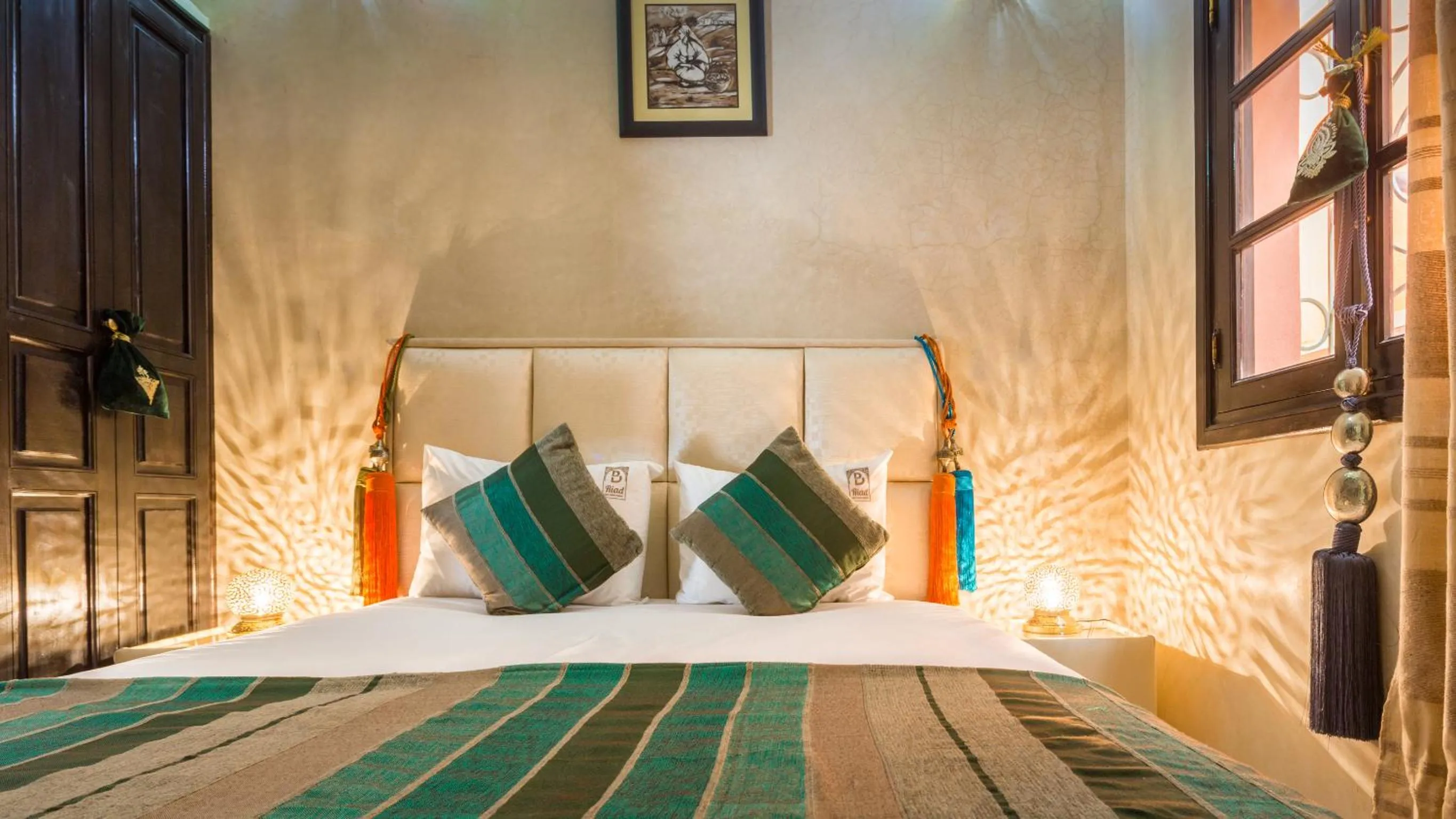 Shower, Bed in Riad Dar Benbrahim