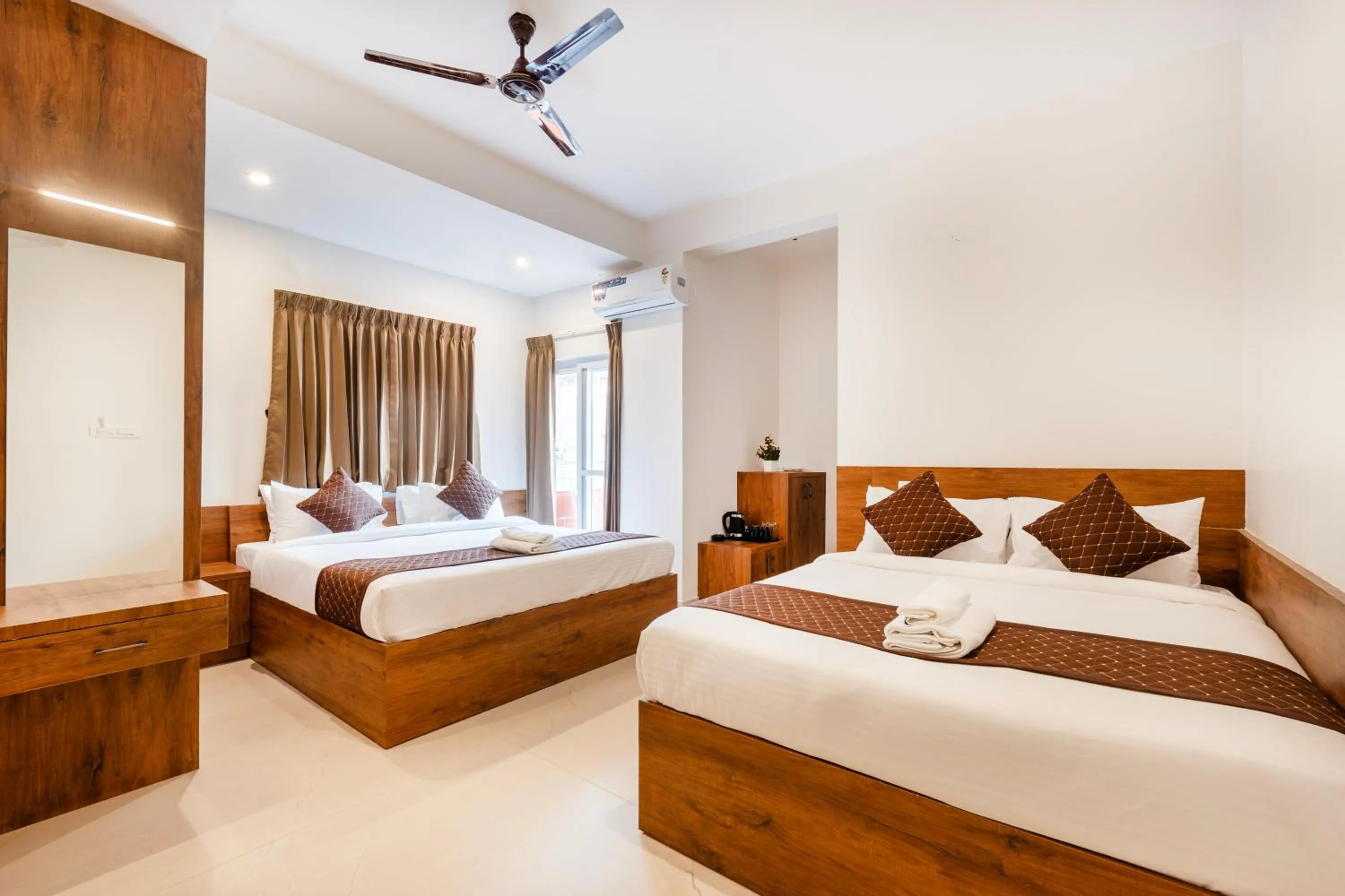 R D HOTELS Peenya
