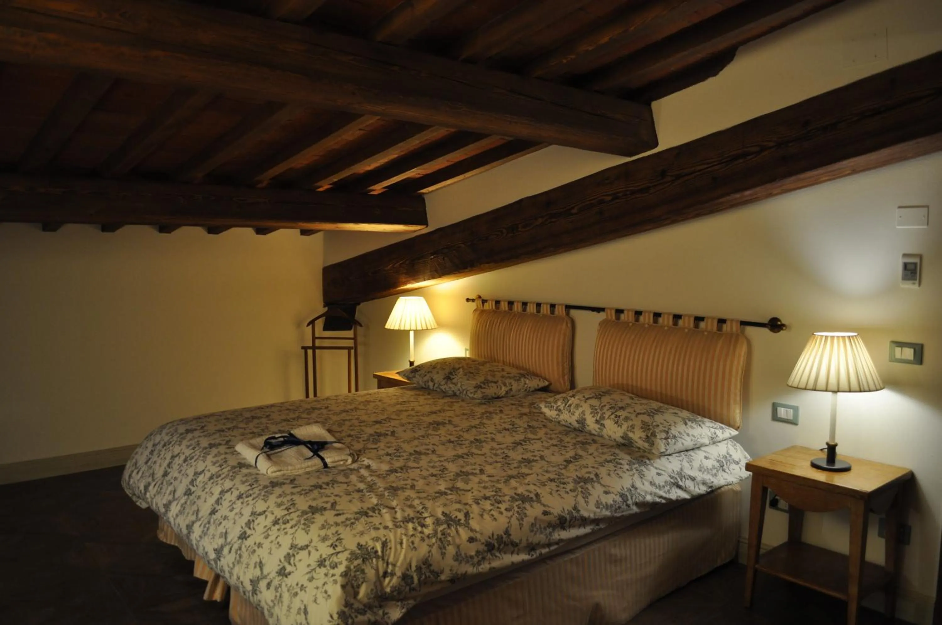 Bedroom, Bed in Visconte Apartment