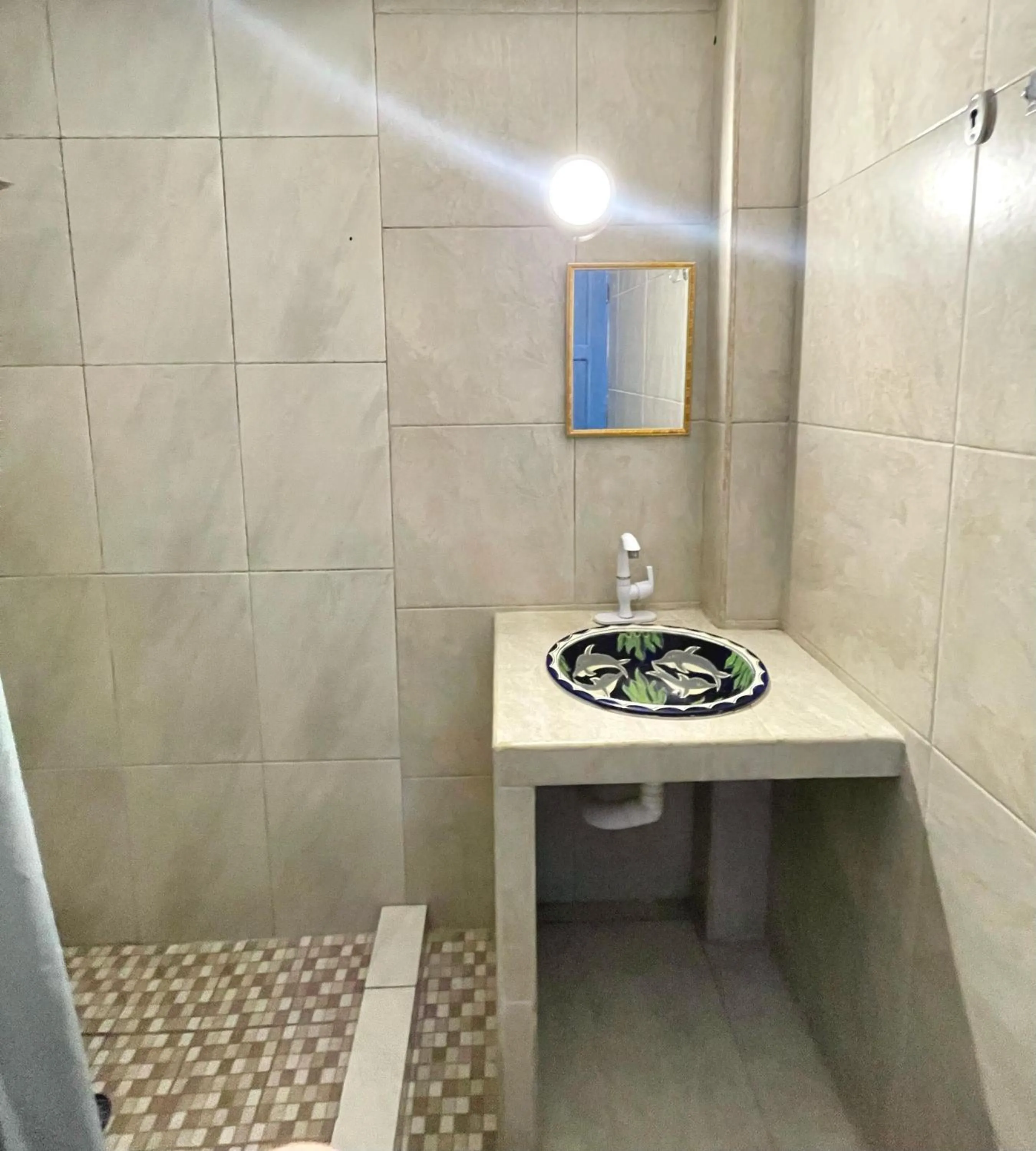 Bathroom in OYO Hotel Zihuatanejo Malibu