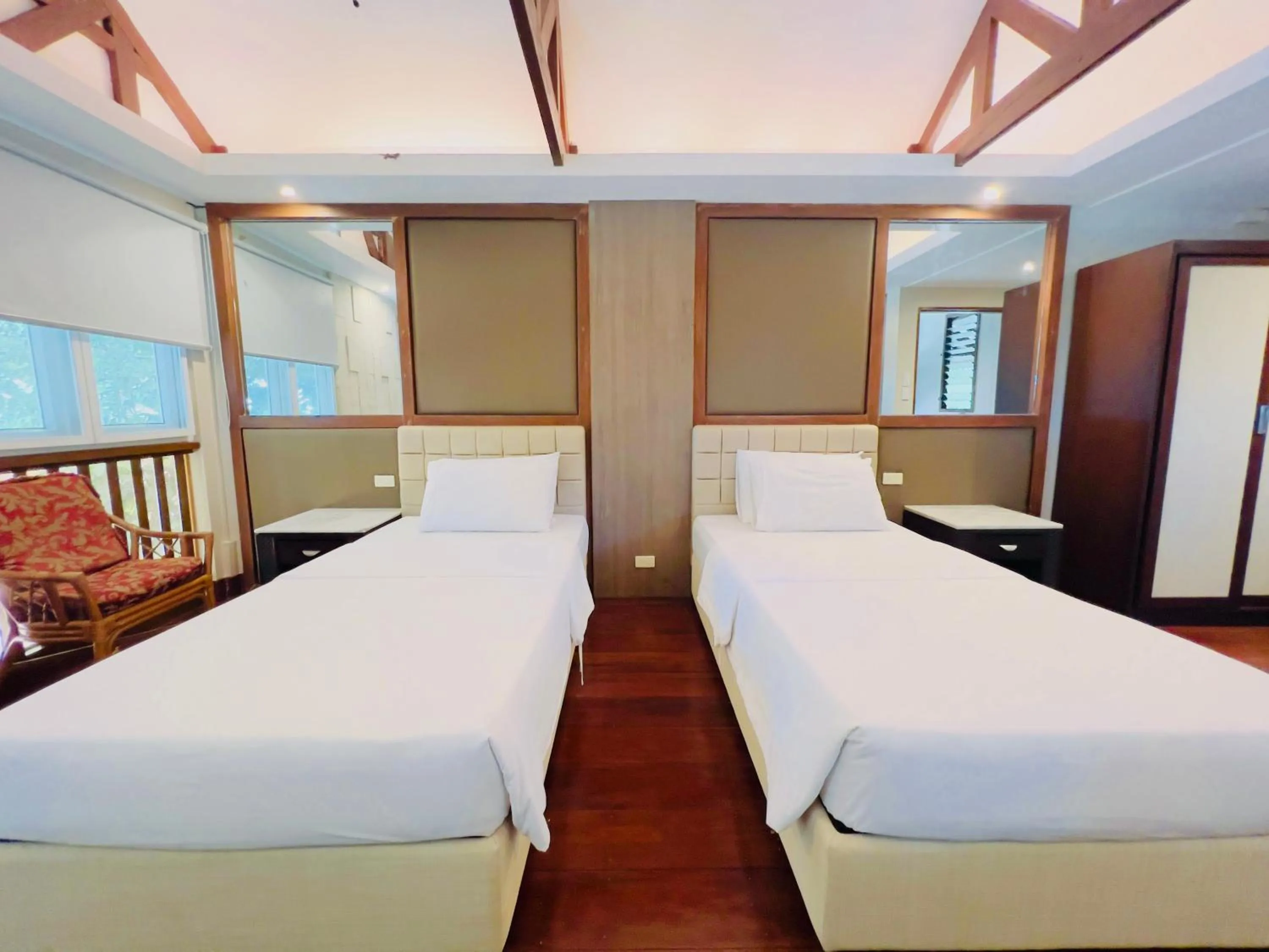 Bed in Alam Indah Beach Resort Busuanga