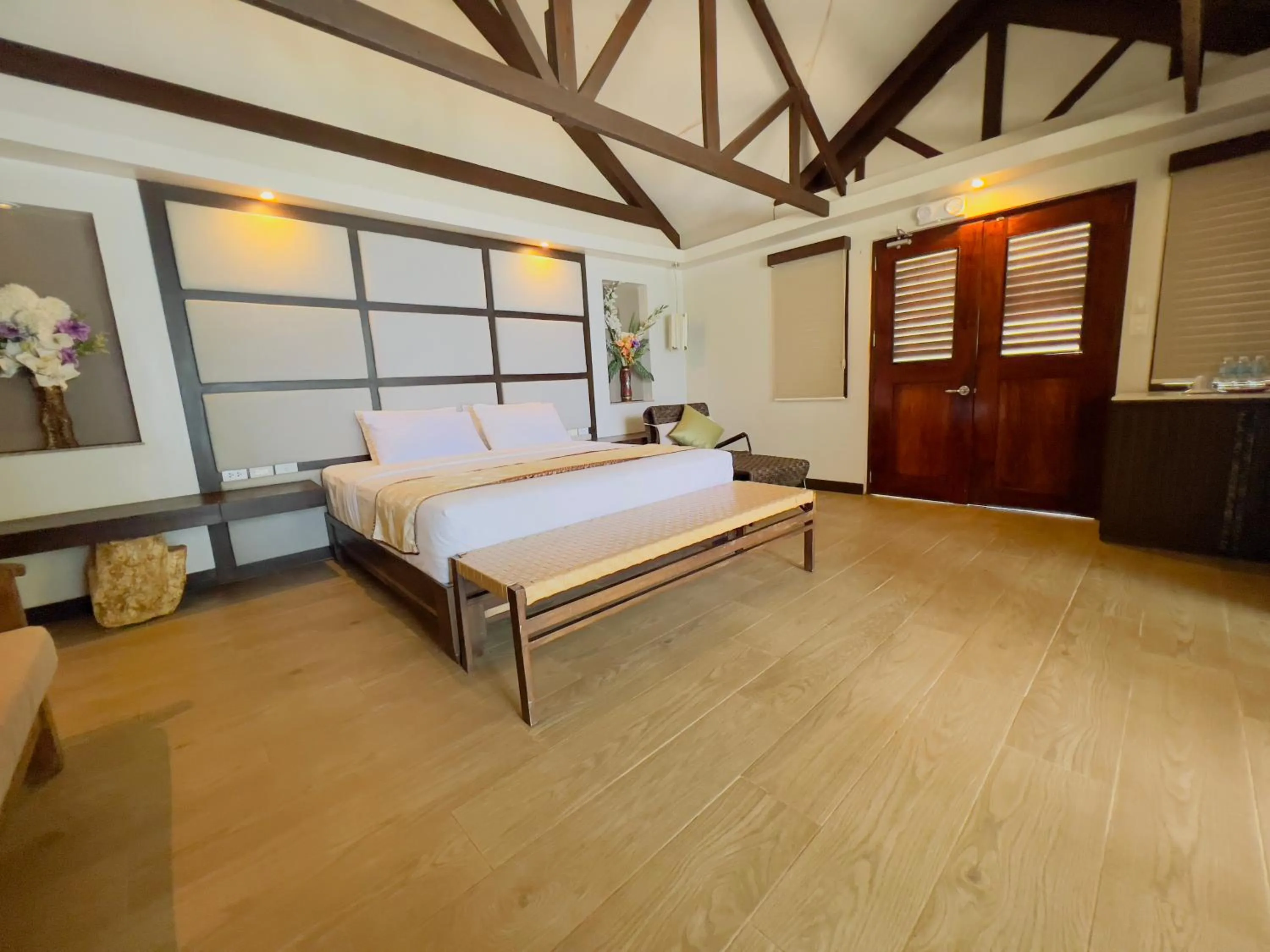 Bed in Alam Indah Beach Resort Busuanga