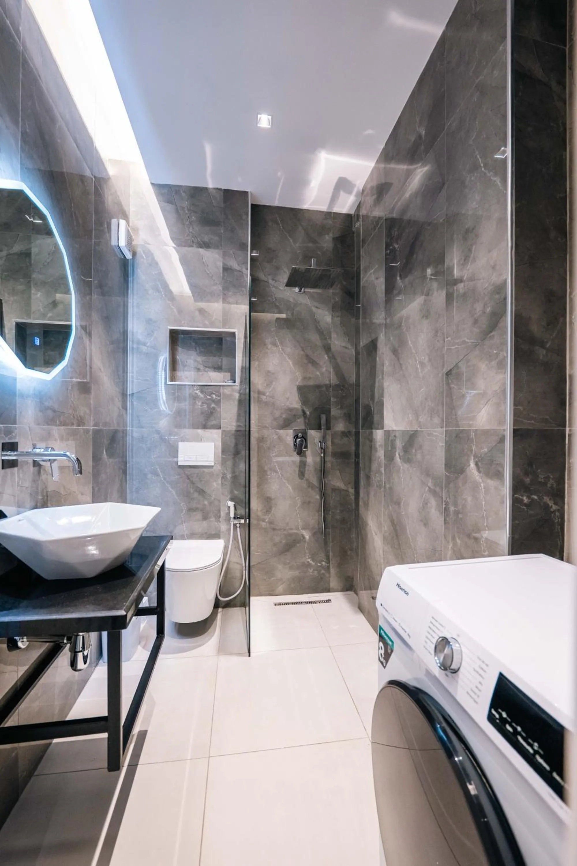 Shower in Day Lux Premium Apartments