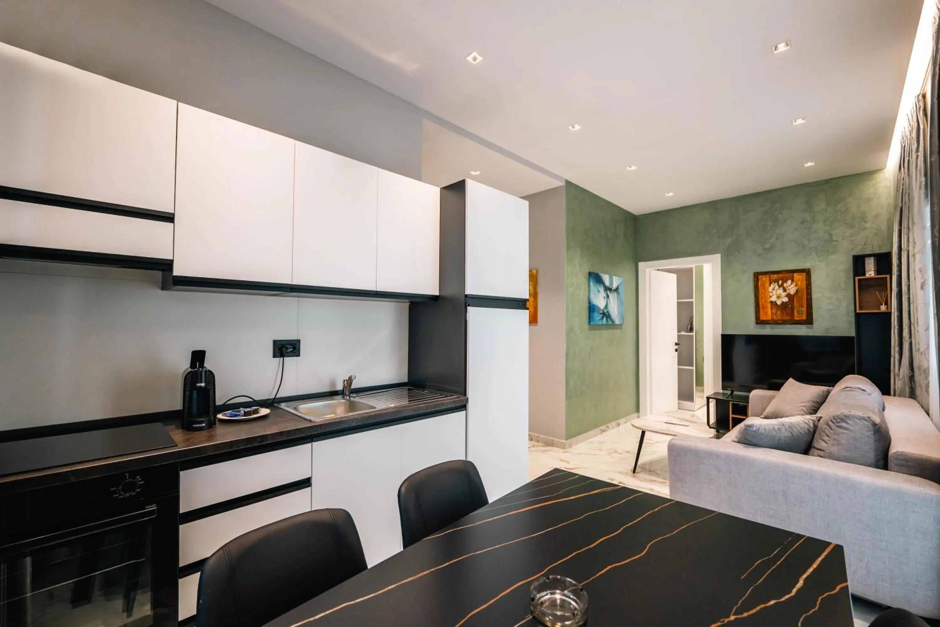 TV and multimedia in Day Lux Premium Apartments