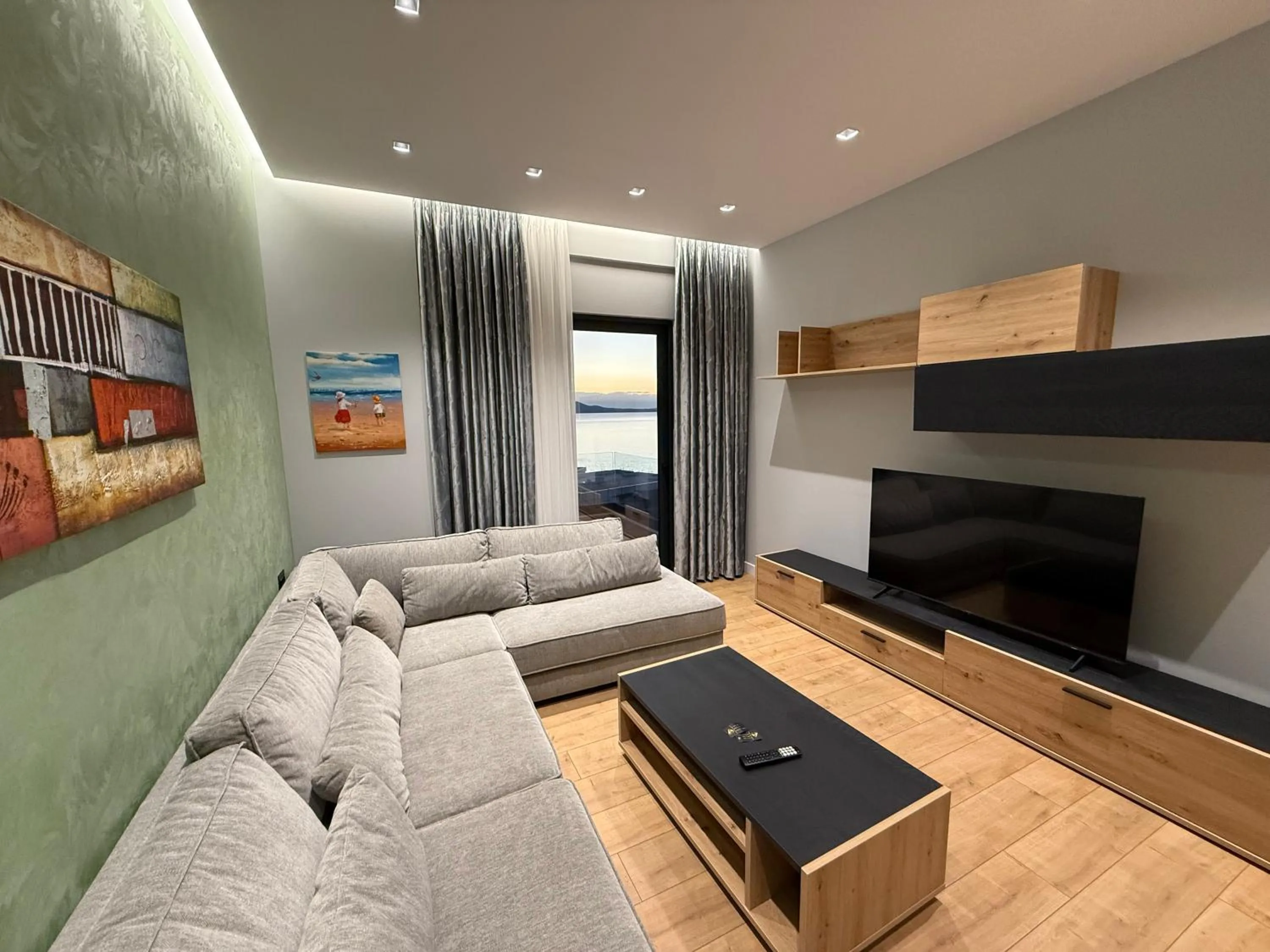 TV and multimedia in Day Lux Premium Apartments