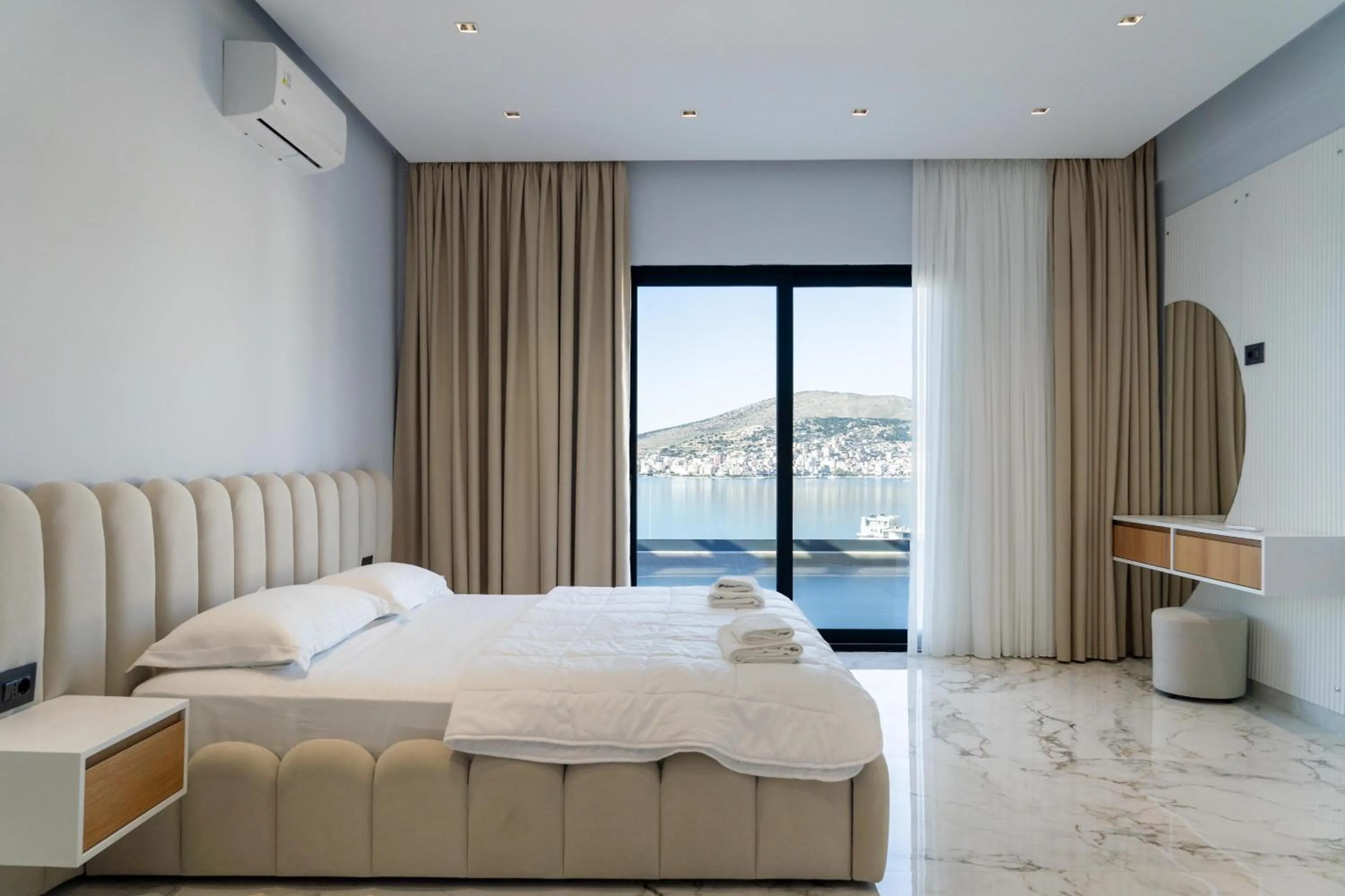 Bed in Day Lux Premium Apartments
