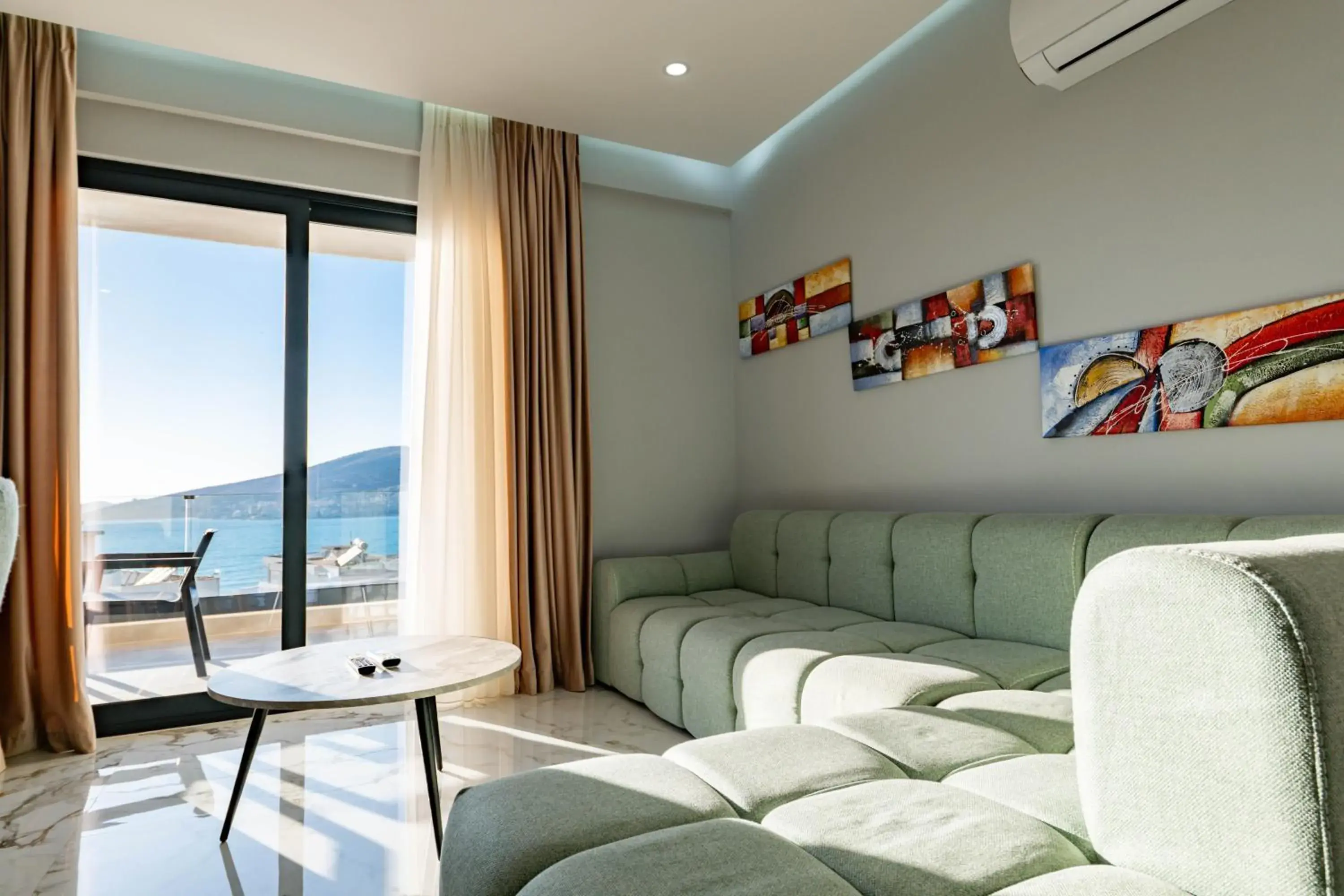 One-Bedroom Apartment with Sea View and Balcony in Day Lux Premium Apartments One-Bedroom Apartment with Sea View and Balcony in Day Lux Premium Apartments