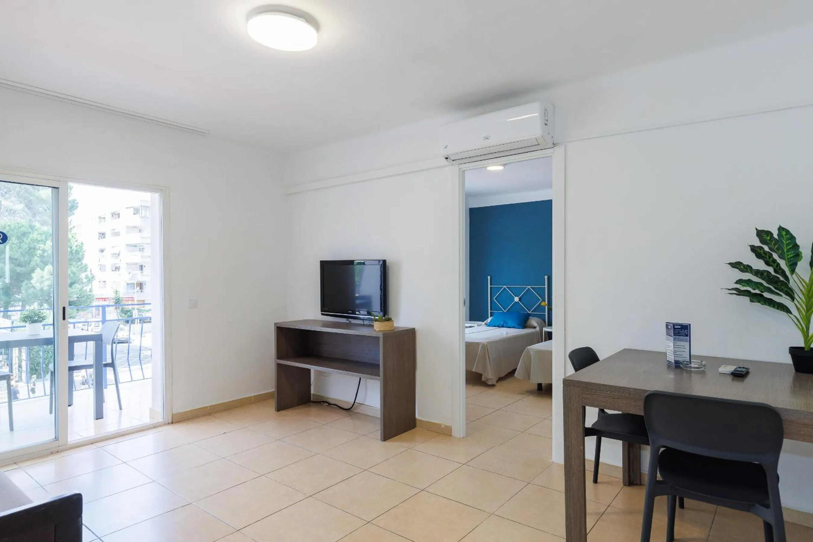 TV and multimedia in Centric Rentalmar
