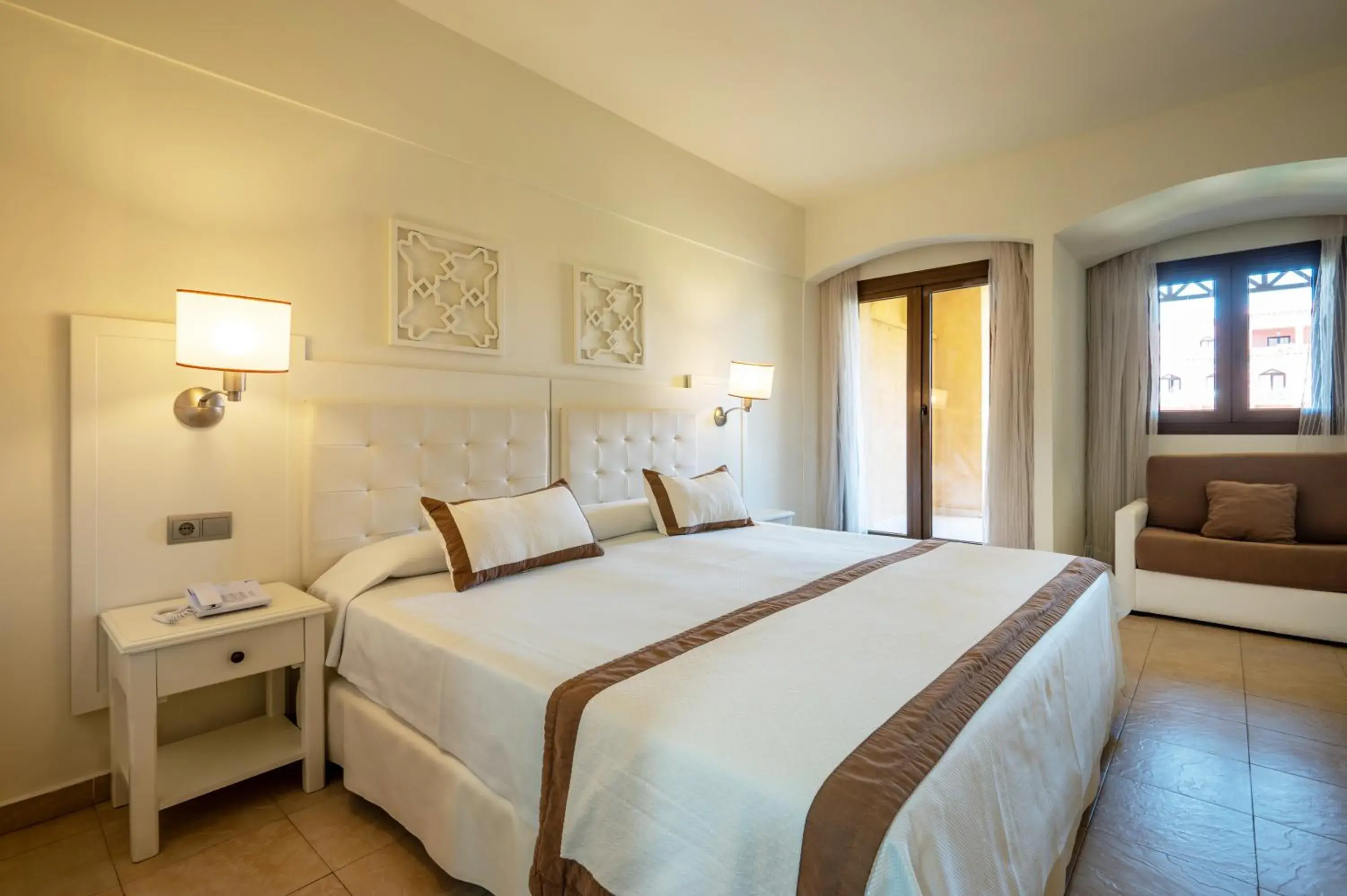 Bedroom, Bed in Vila Gale Isla Canela Bedroom, Bed in Vila Gale Isla Canela