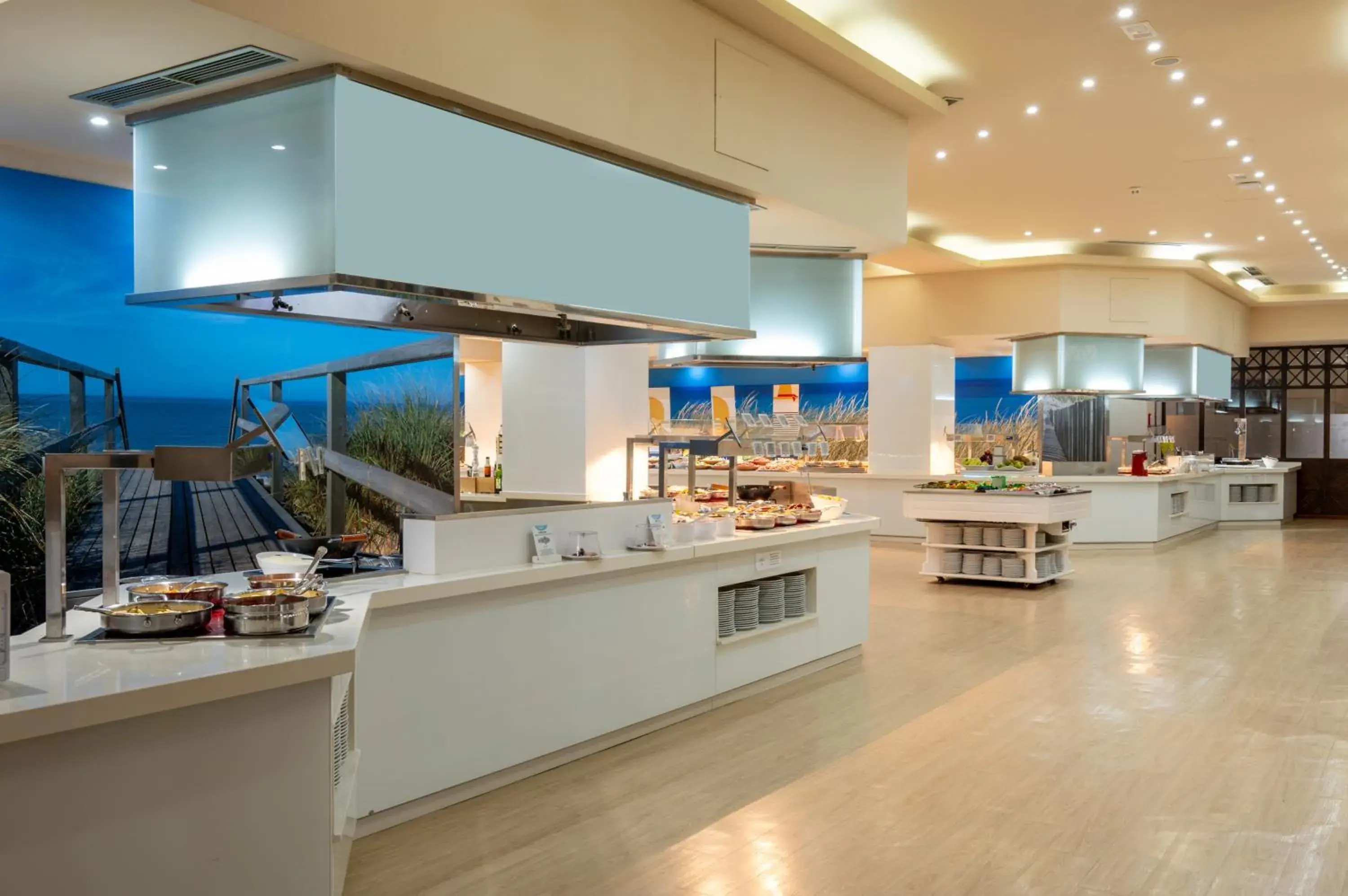 Restaurant/places to eat, Kitchen/Kitchenette in Iberostar Isla Canela Restaurant/places to eat, Kitchen/Kitchenette in Iberostar Isla Canela