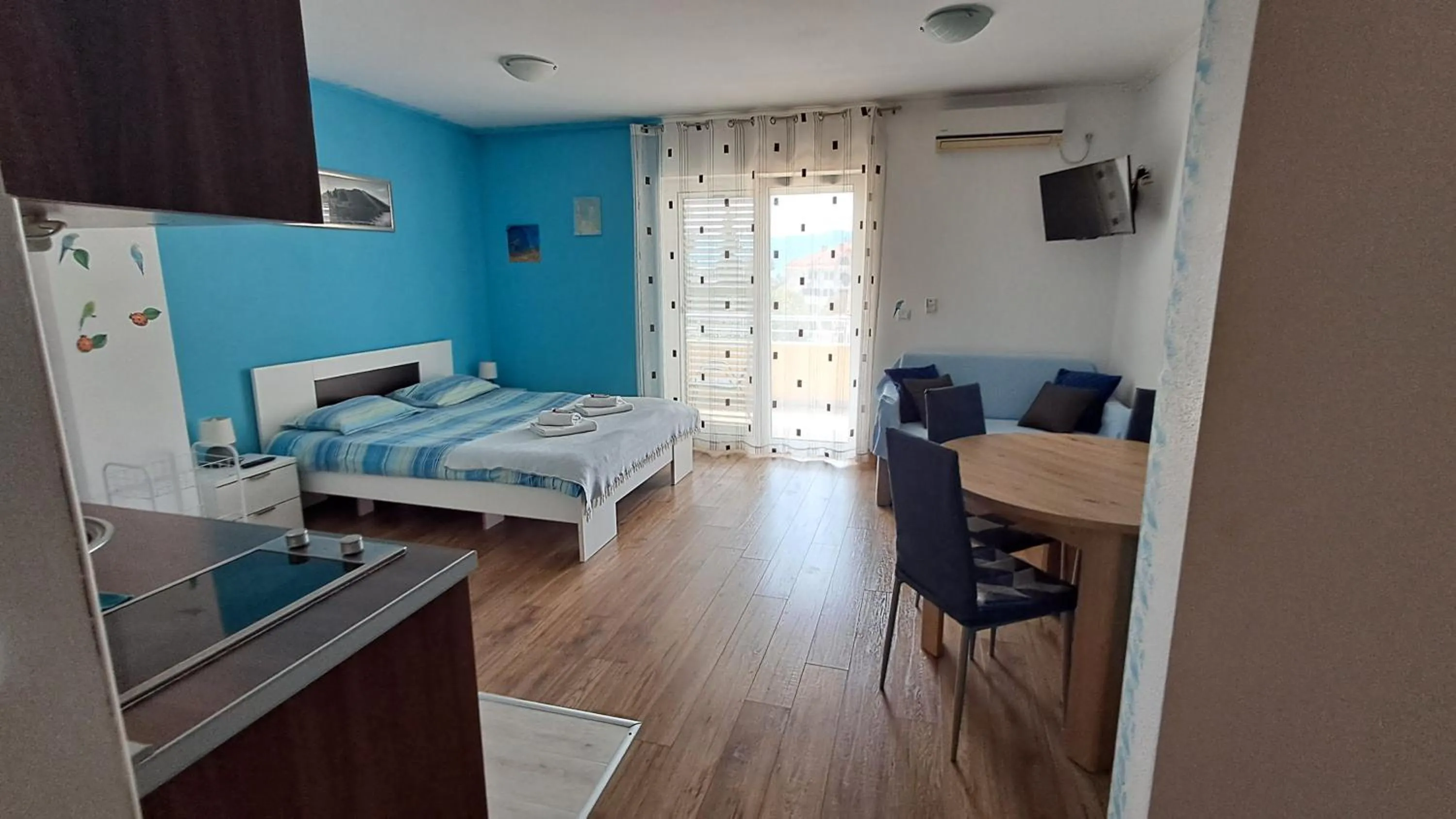 Photo of the whole room, Bed in Apartments Viktoria
