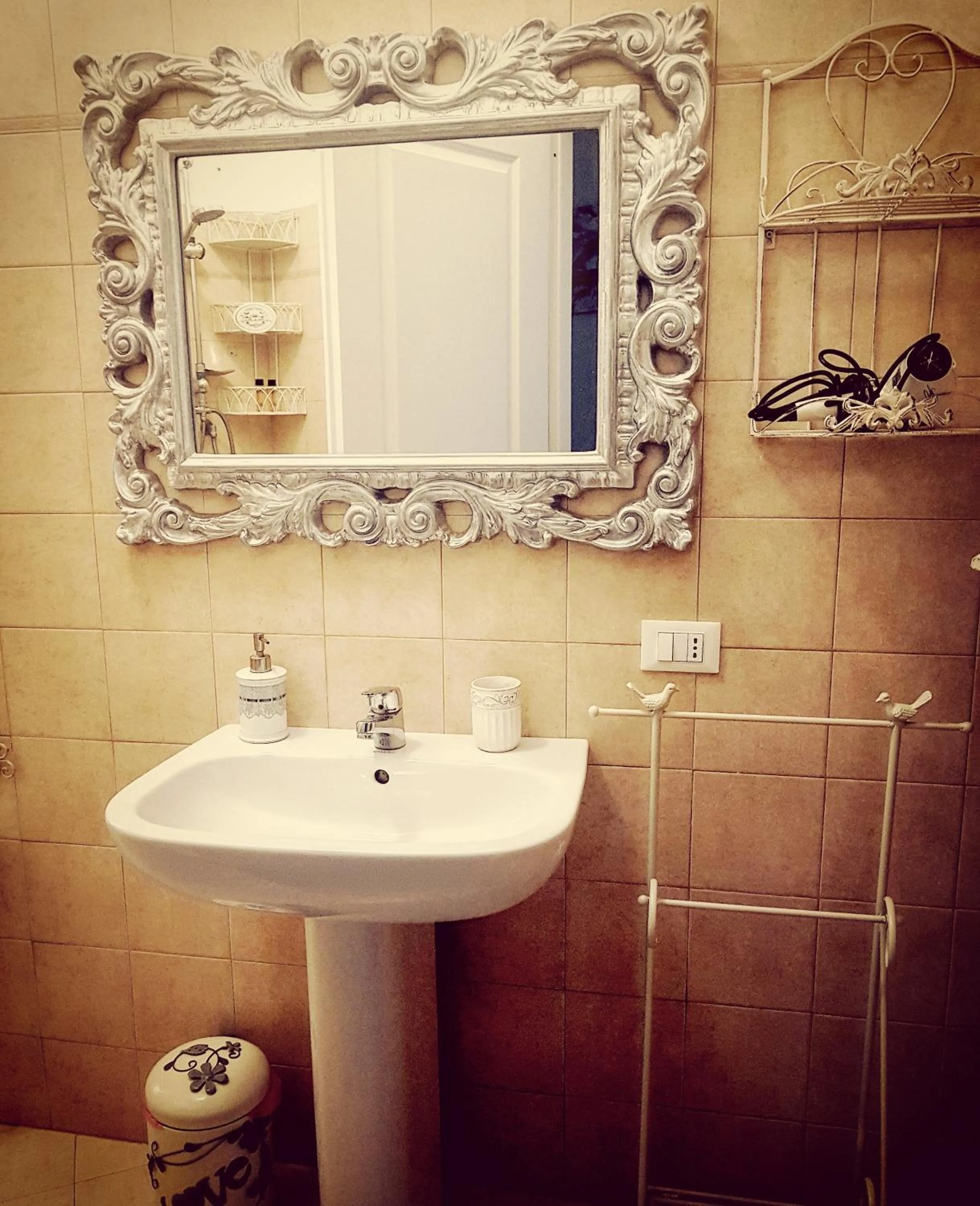 Bathroom in RomAntic Dreams