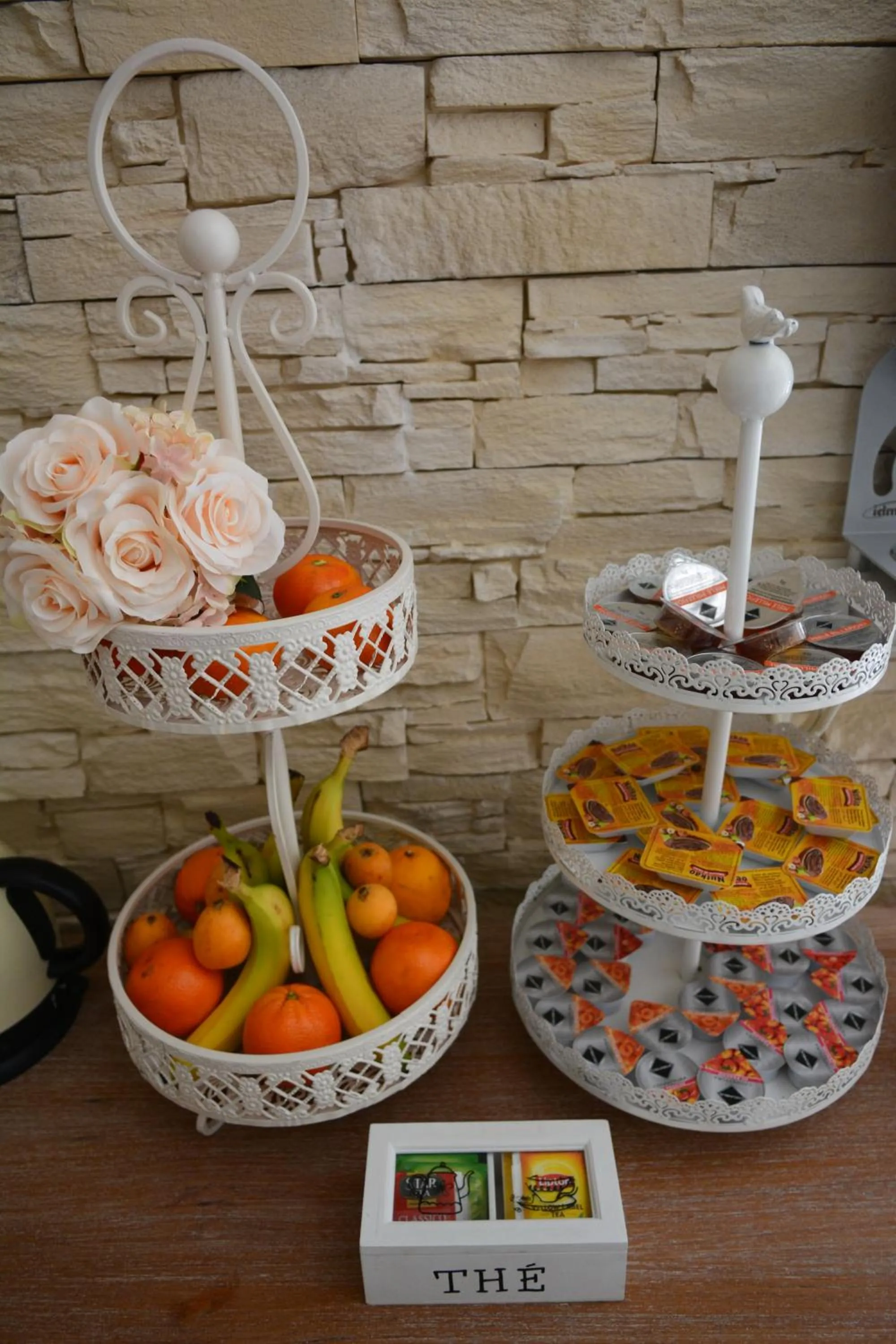 Food and drinks in RomAntic Dreams