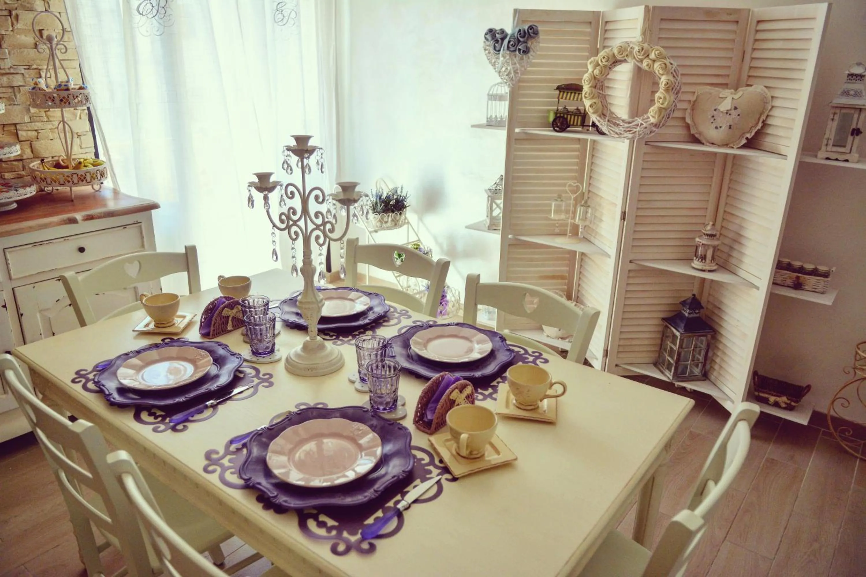 Communal lounge/ TV room in RomAntic Dreams