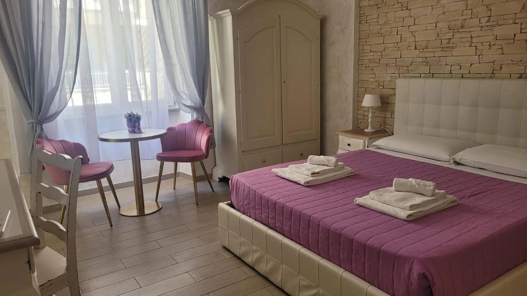 Bed in RomAntic Dreams