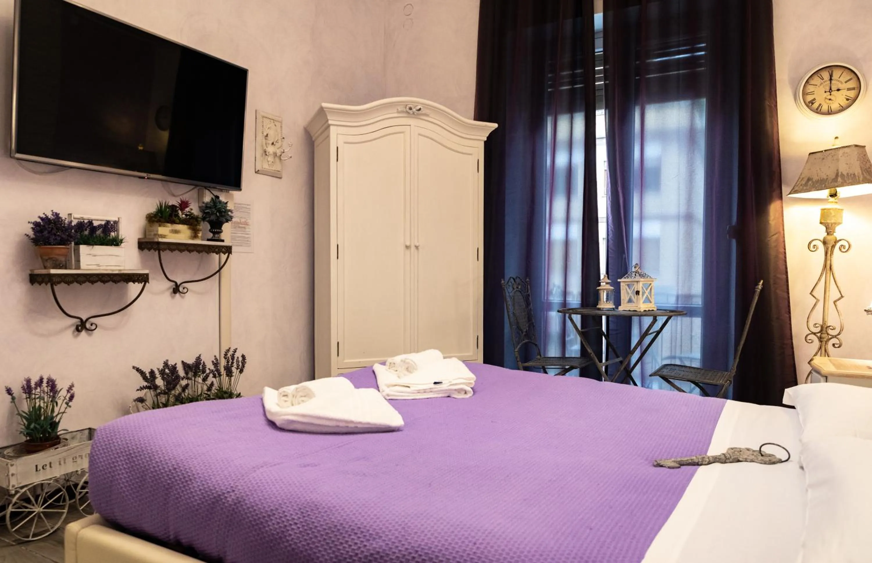 Bed in RomAntic Dreams