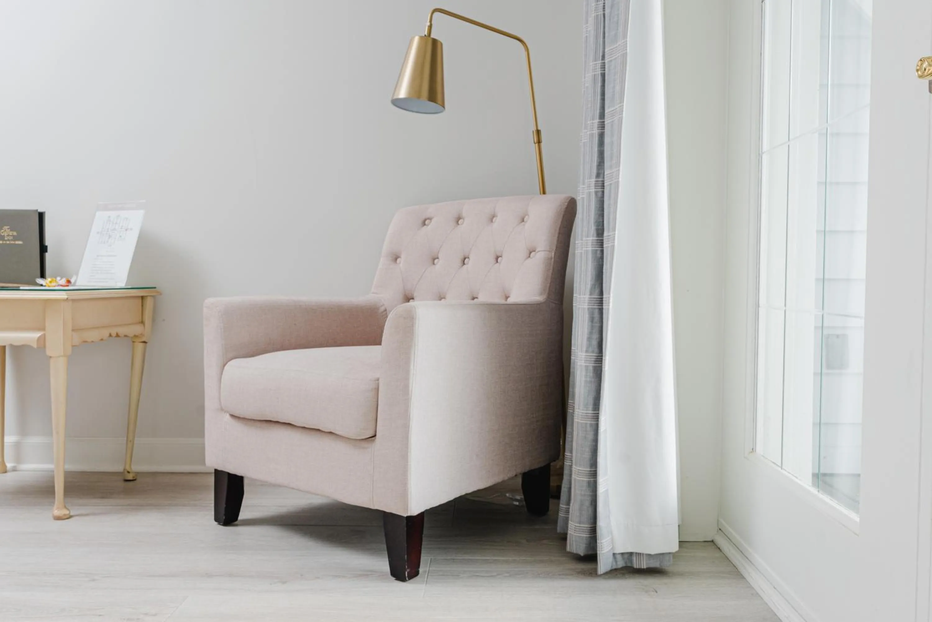 Seating area in The Geneva Inn