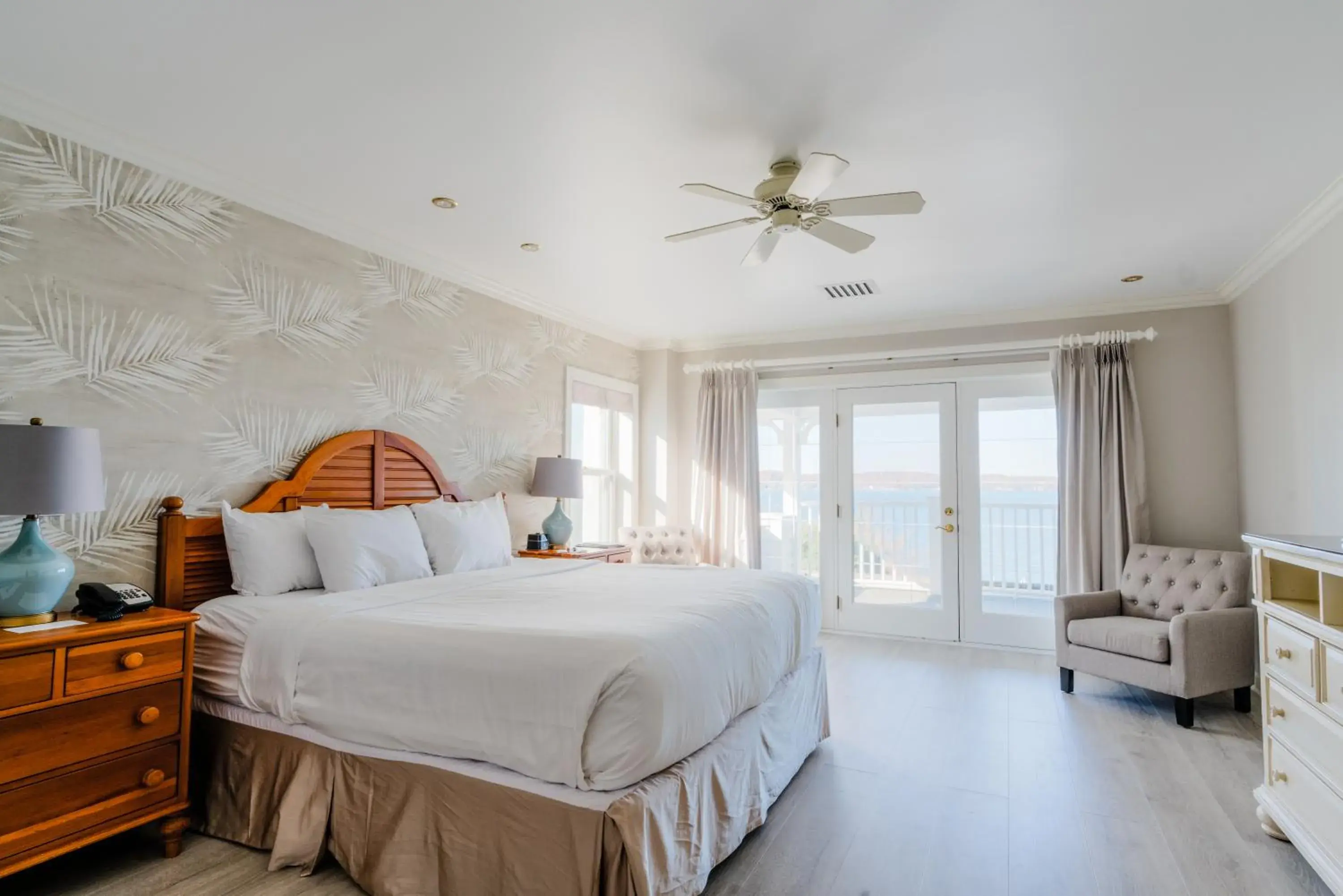 Bedroom, Bed in The Geneva Inn Bedroom, Bed in The Geneva Inn