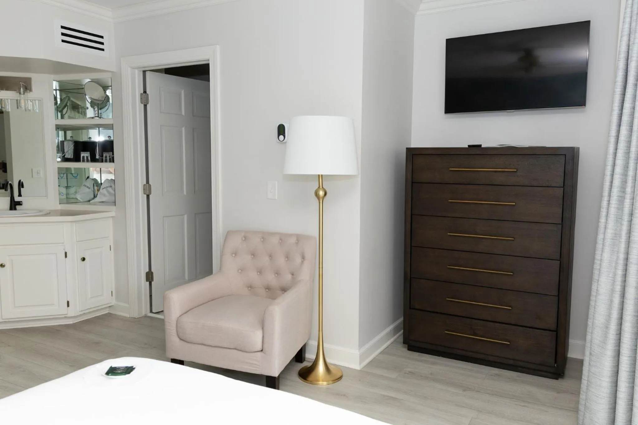 Bedroom in The Geneva Inn