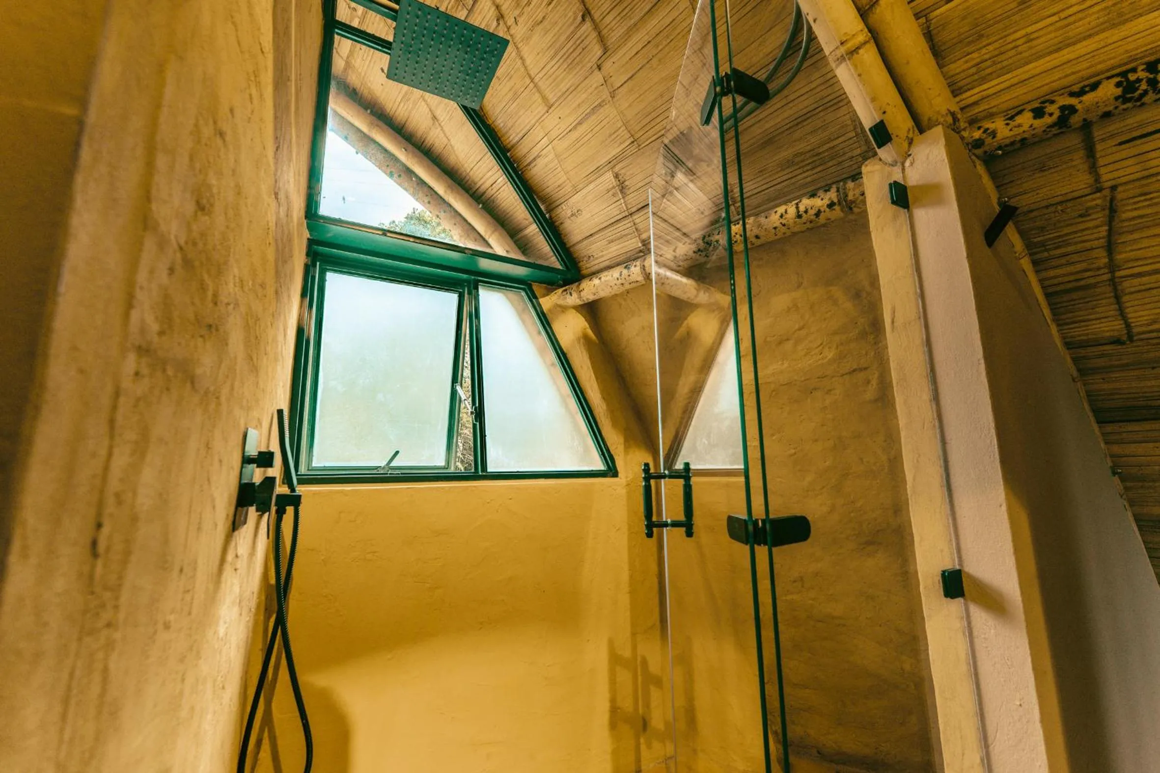 Shower in Hotel Casa Selvaggio