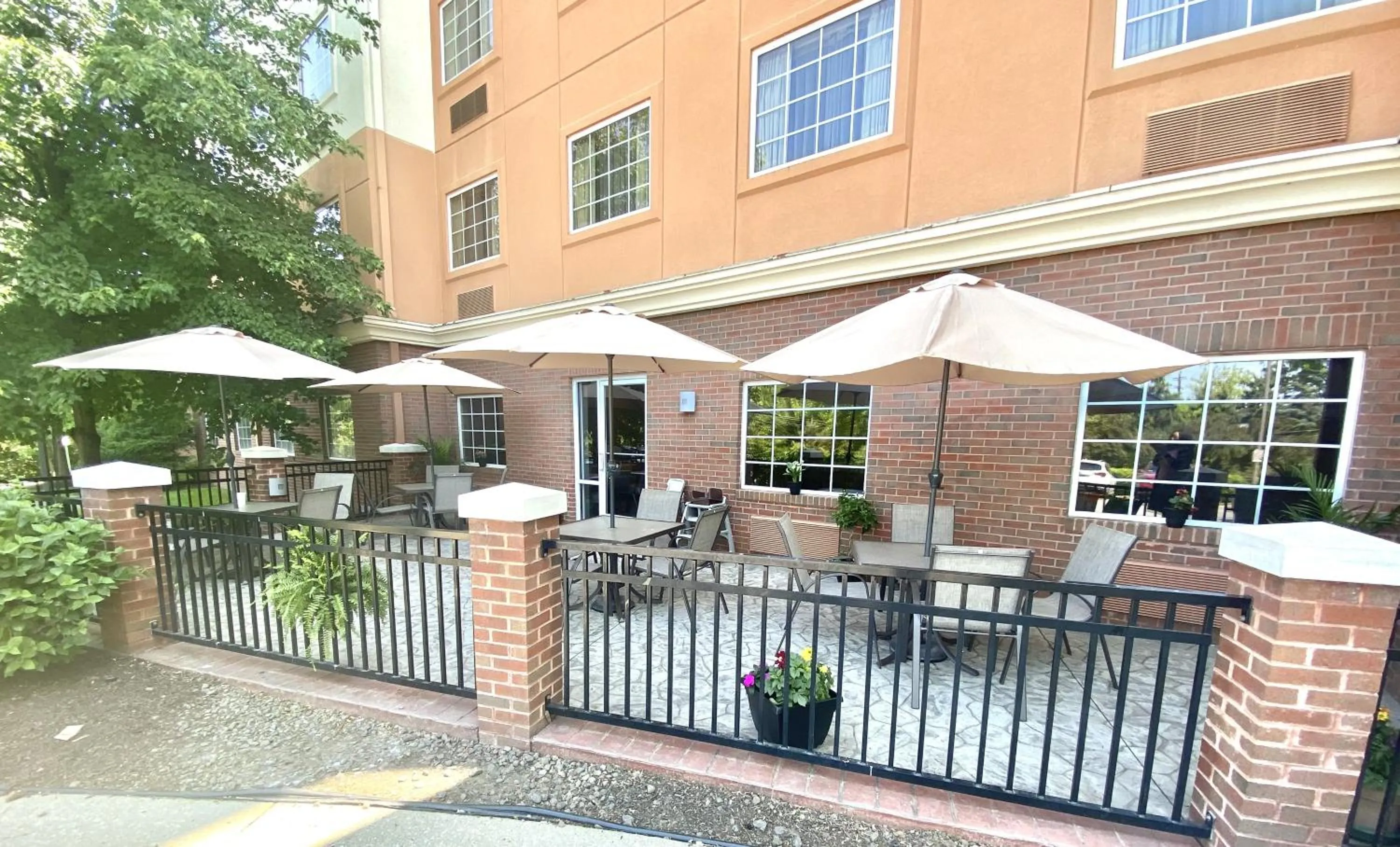 Patio in Hyatt Place Philadelphia/ King of Prussia