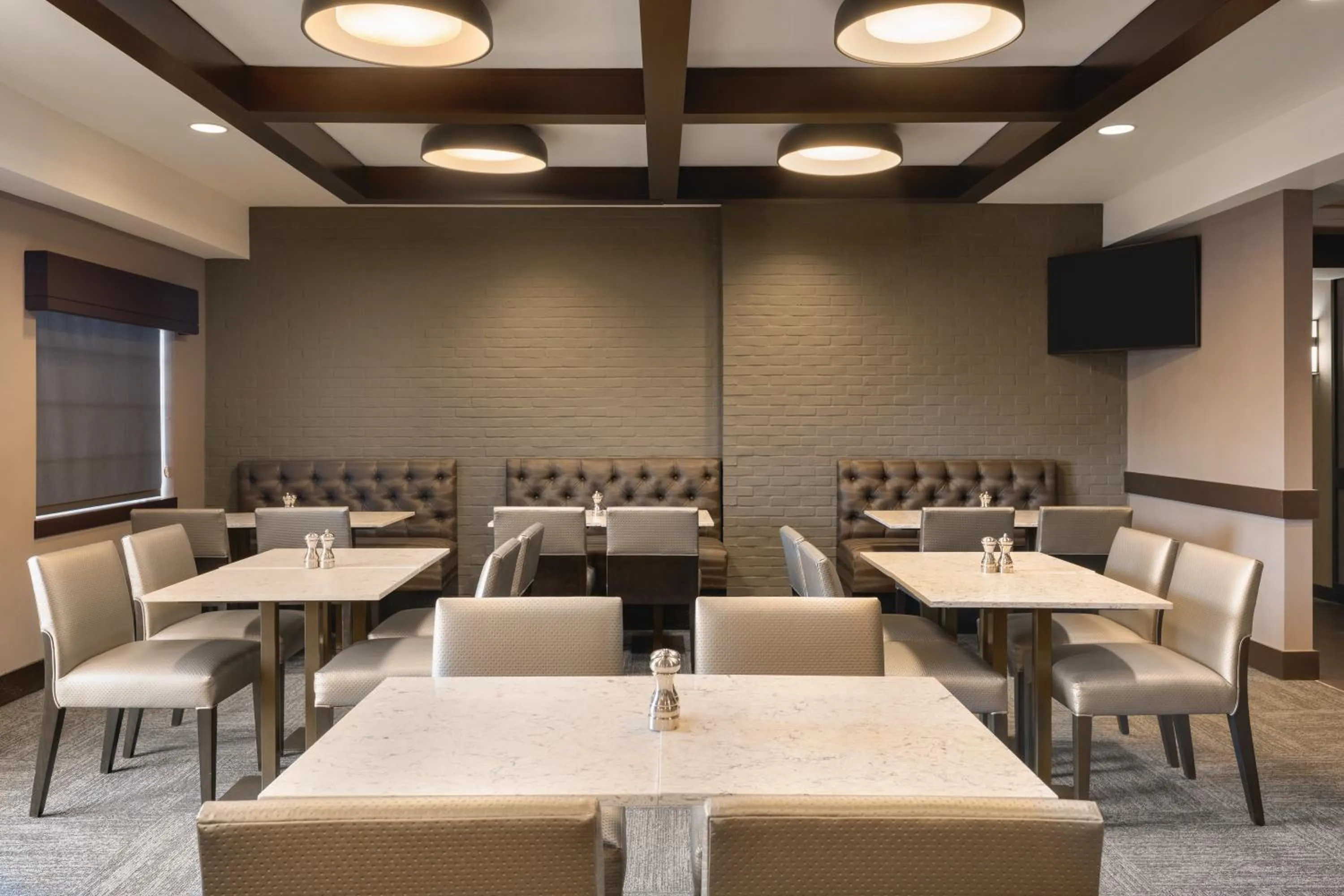 Restaurant/places to eat in Hyatt Place Philadelphia/ King of Prussia