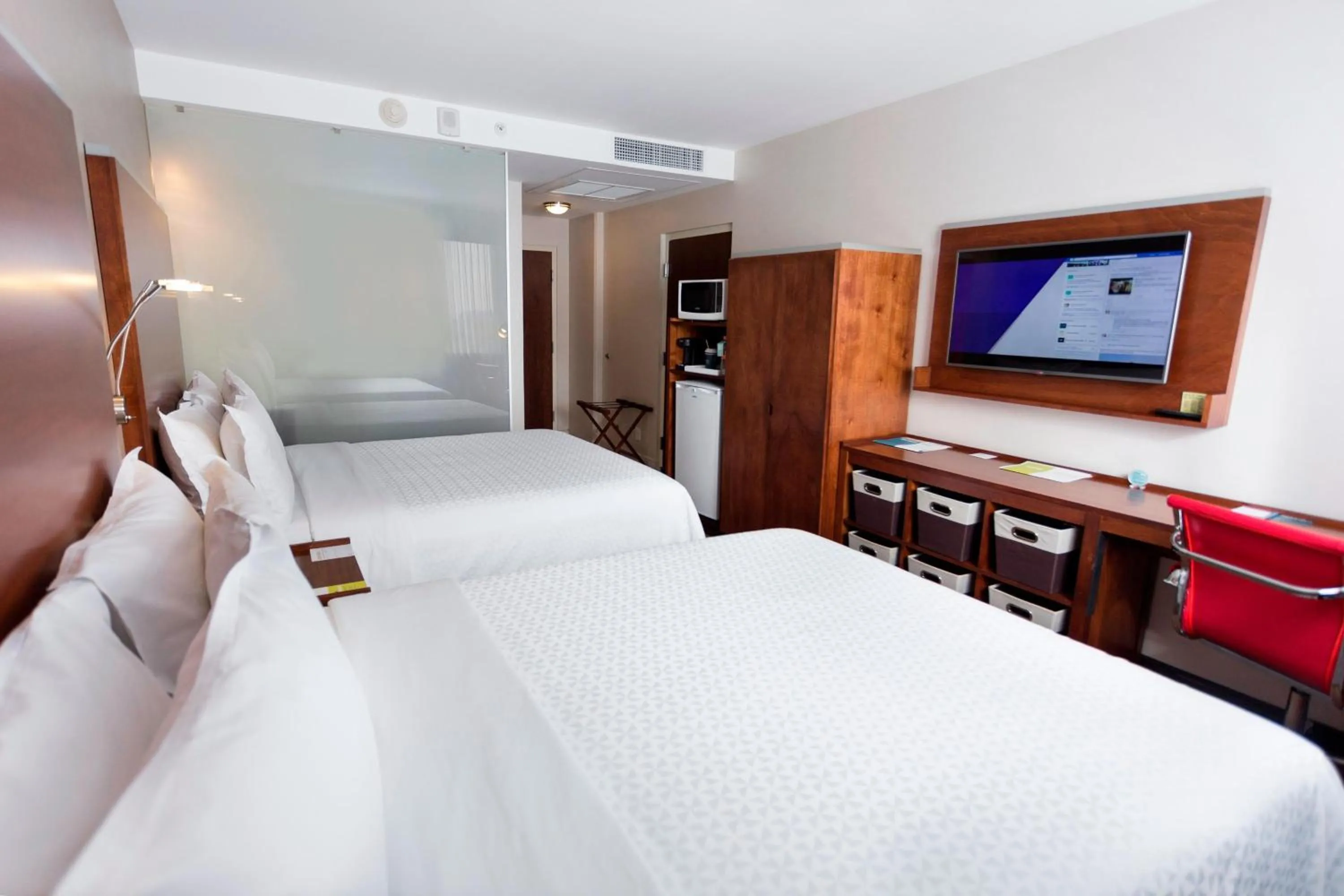 Photo of the whole room, Bed in Four Points by Sheraton Queretaro Norte