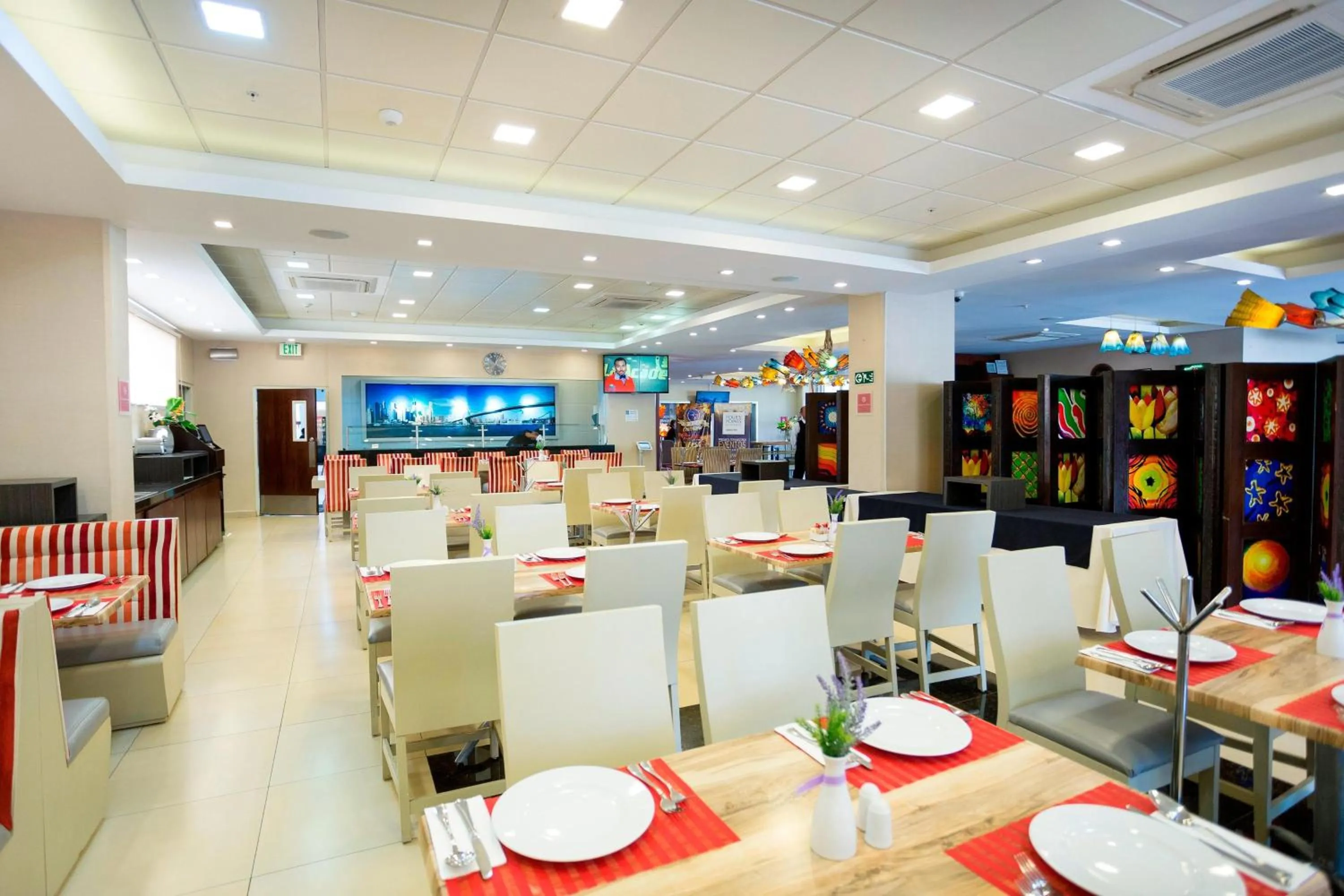 Restaurant/places to eat in Four Points by Sheraton Queretaro Norte