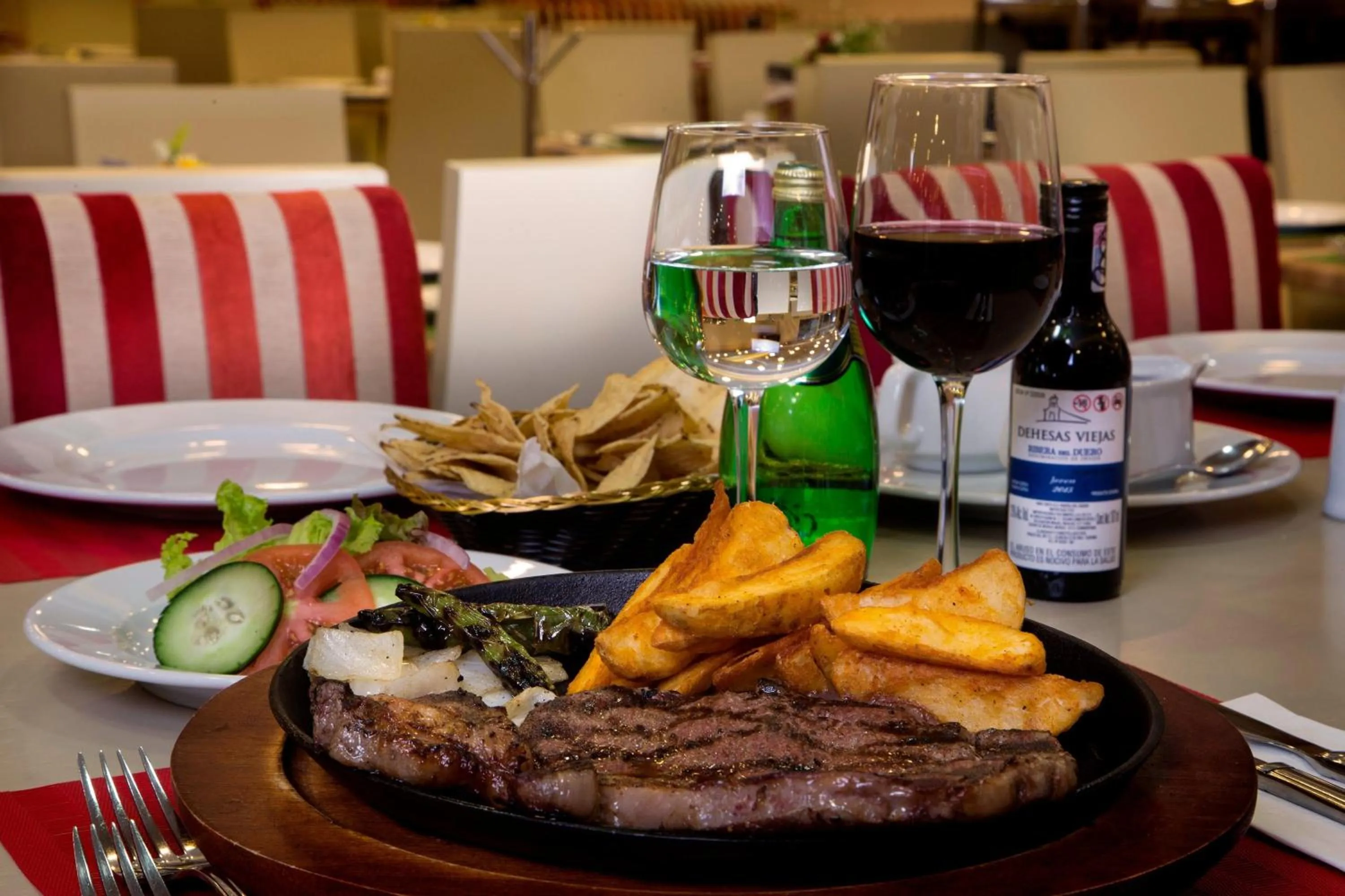 Restaurant/places to eat in Four Points by Sheraton Queretaro Norte