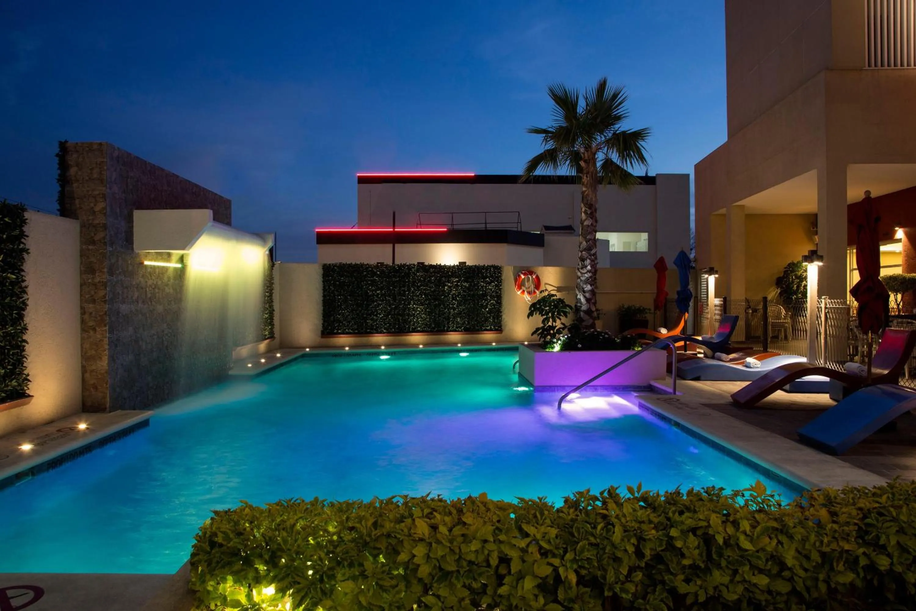 Swimming pool in Four Points by Sheraton Queretaro Norte