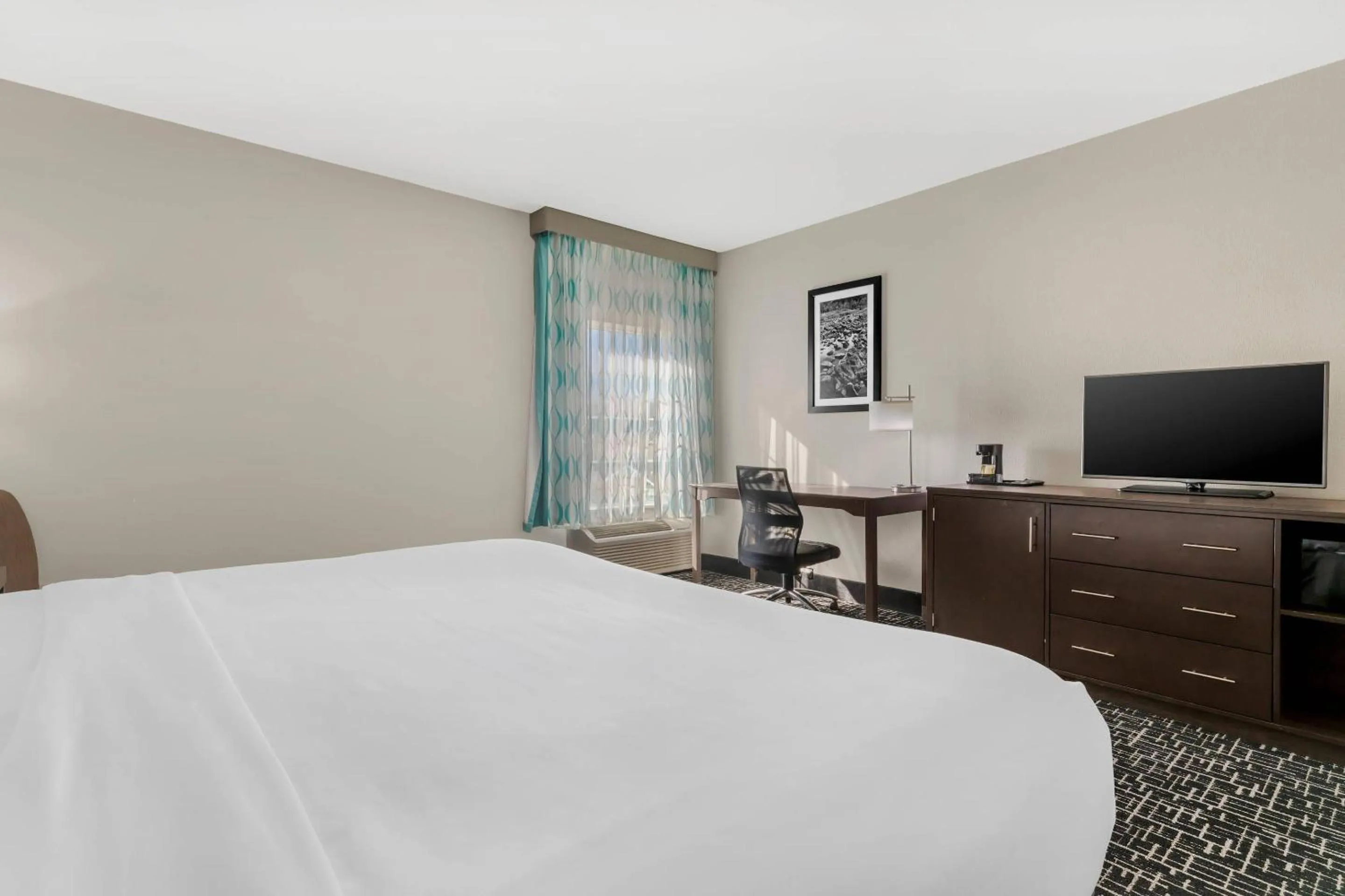 Bedroom, Bed in Comfort Inn & Suites