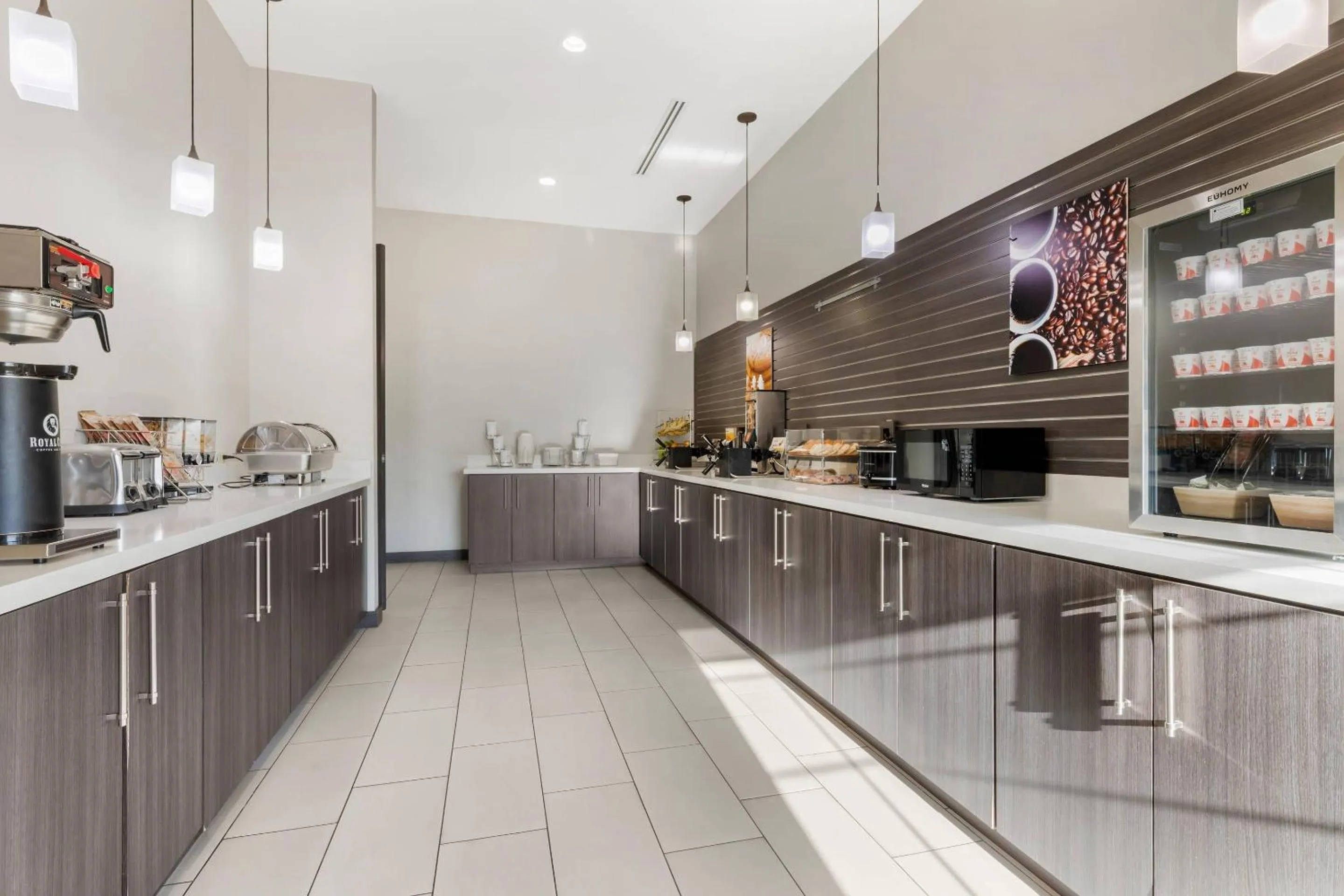 Breakfast in Comfort Inn & Suites