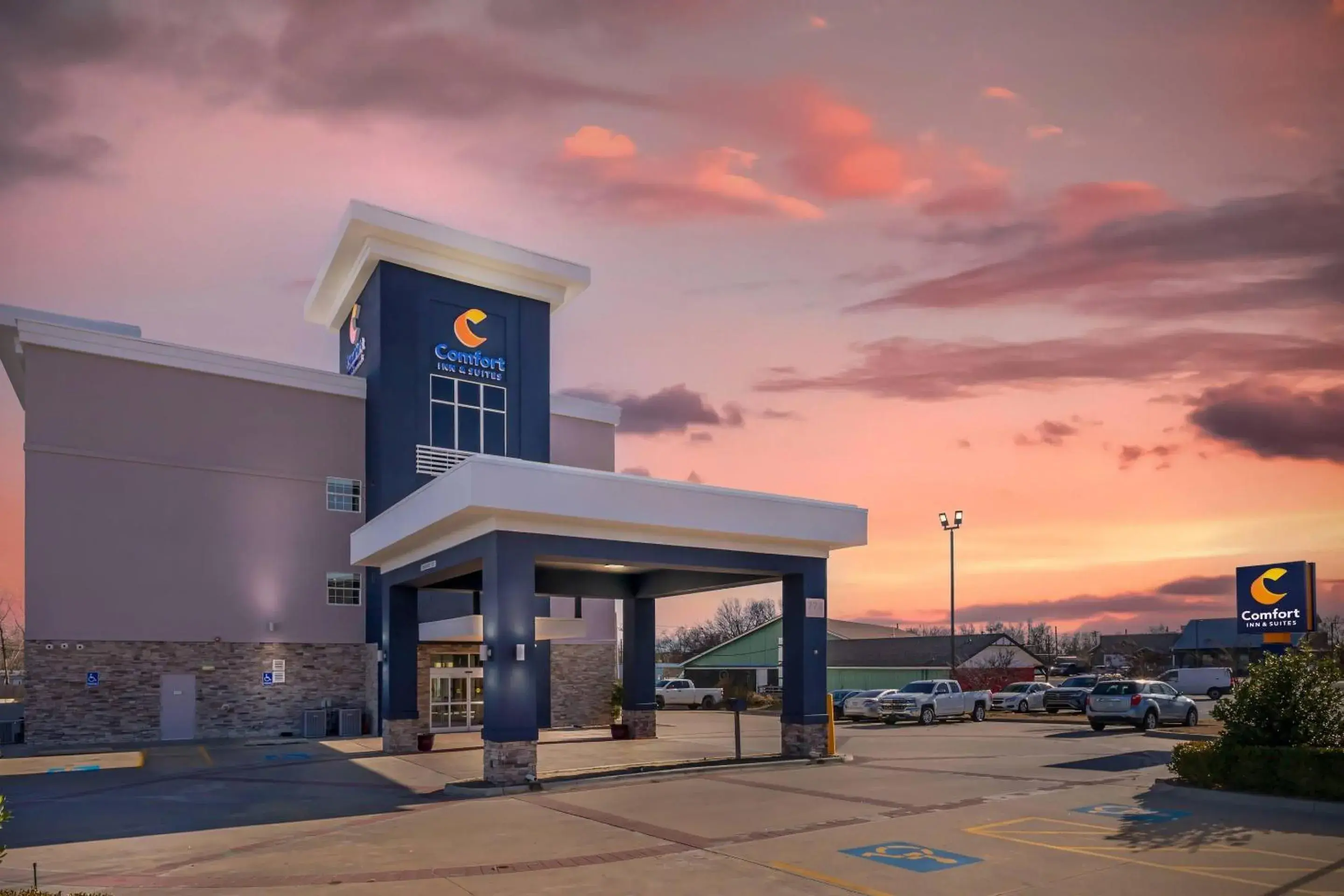 Property building in Comfort Inn & Suites Property building in Comfort Inn & Suites