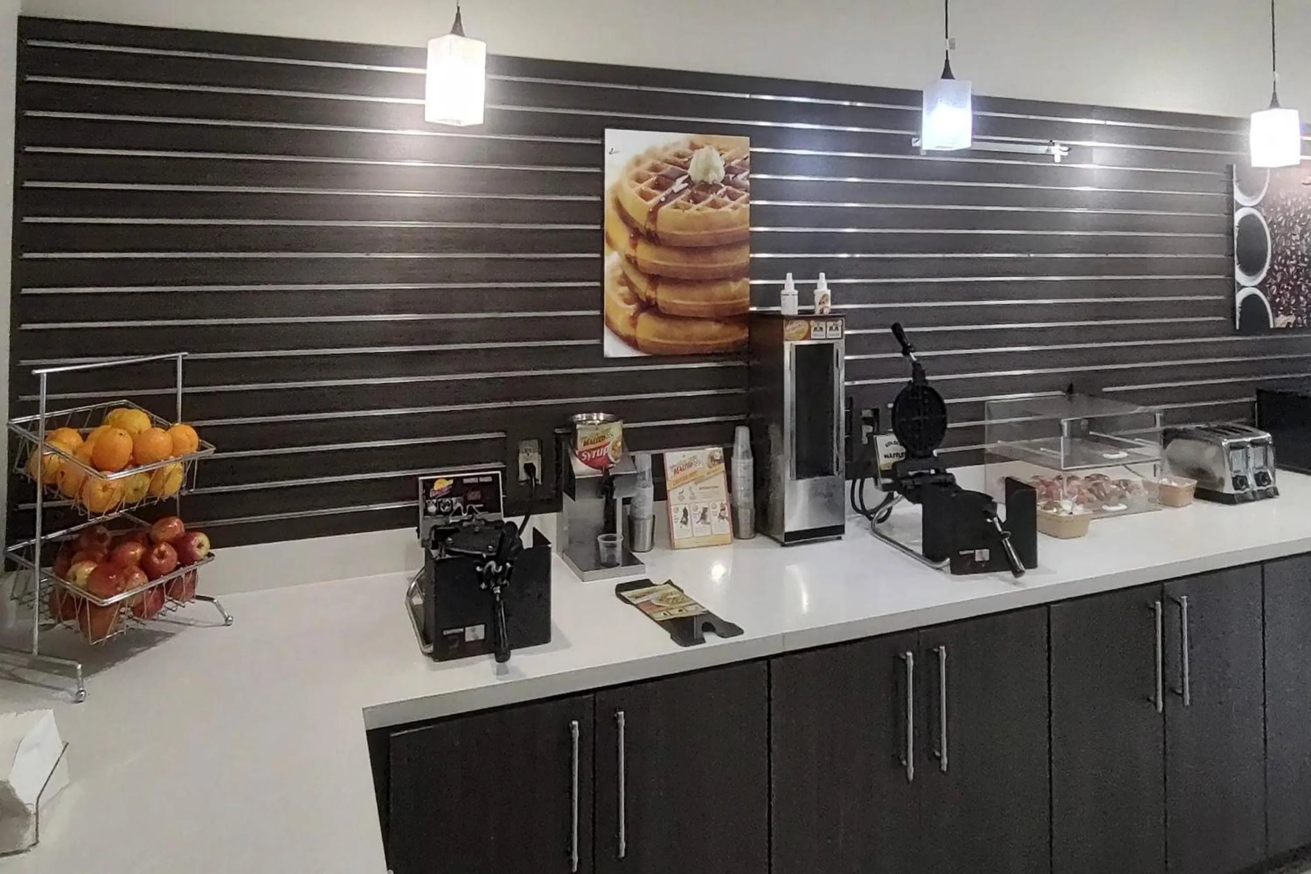 Breakfast in Comfort Inn & Suites