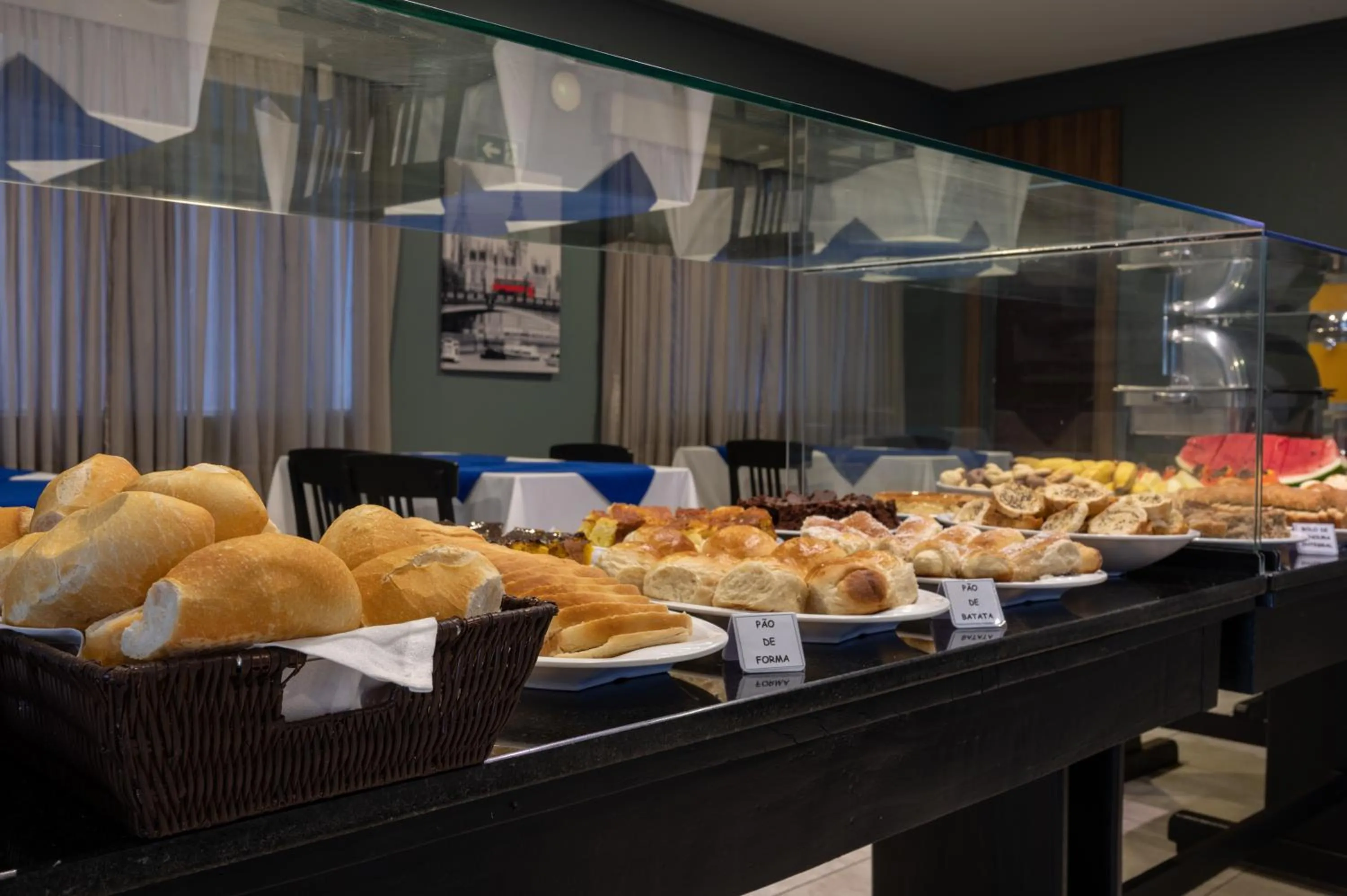 Breakfast in Italian Palace Hotel Rede Carlton