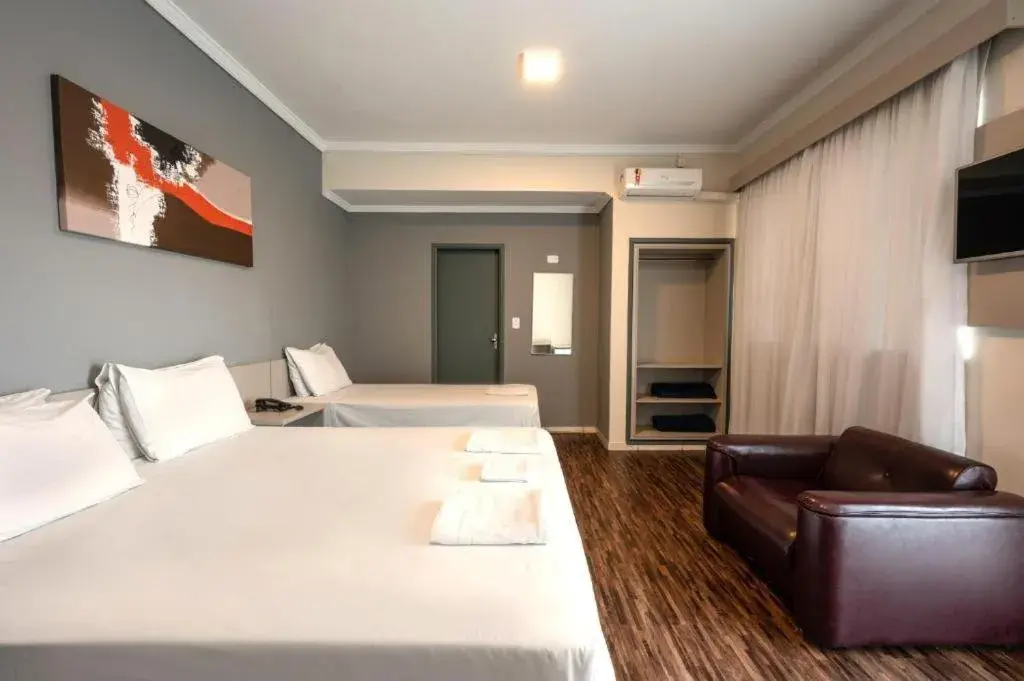 Suite - single occupancy in Italian Palace Hotel Rede Carlton Suite - single occupancy in Italian Palace Hotel Rede Carlton