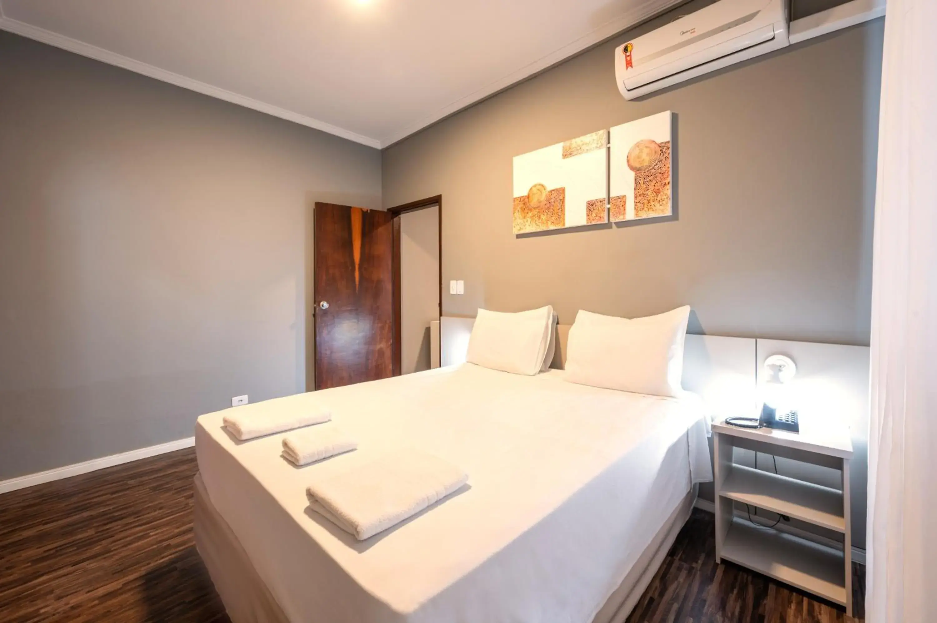Deluxe Double or Twin Room - single occupancy in Italian Palace Hotel Rede Carlton Deluxe Double or Twin Room - single occupancy in Italian Palace Hotel Rede Carlton