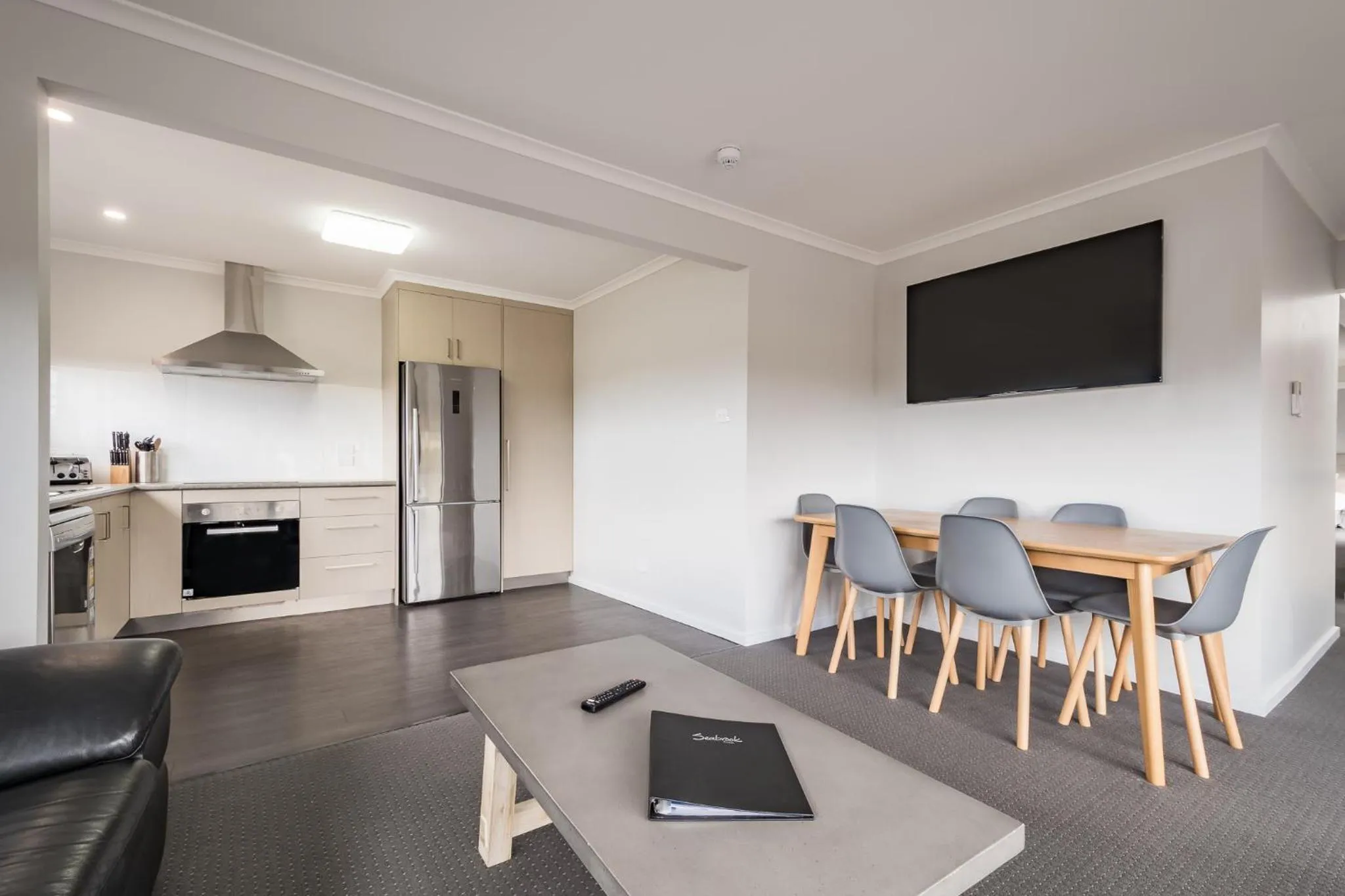 Kitchen or kitchenette in Seabrook Hotel