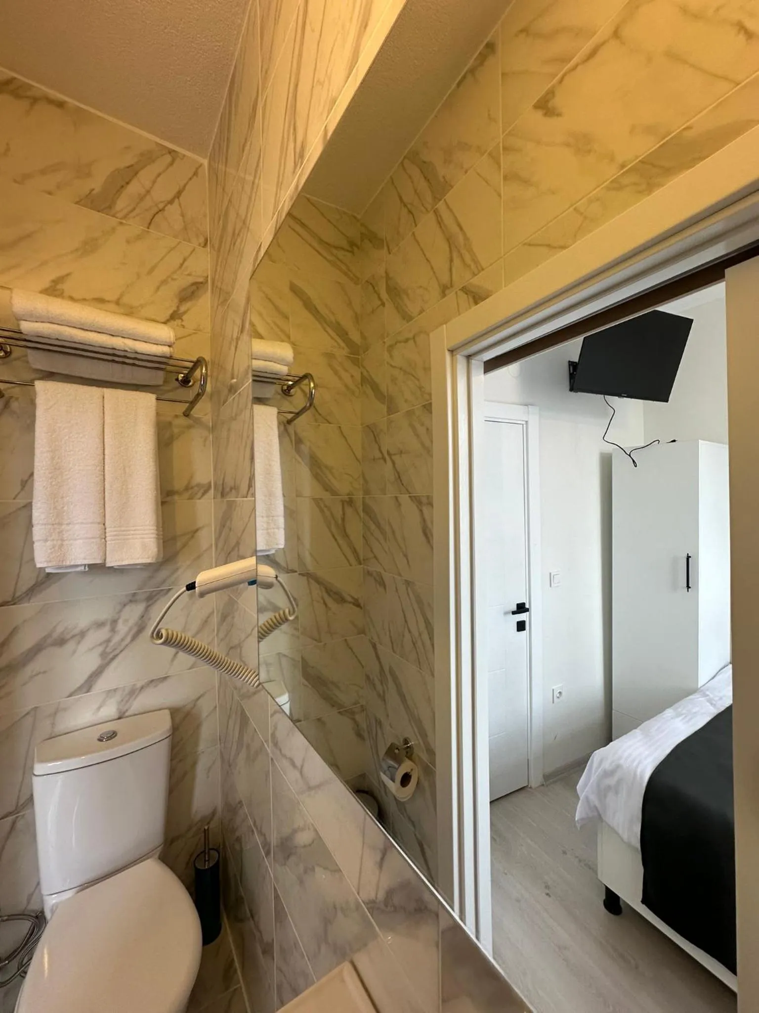 Shower in Sweet Hotel Istanbul