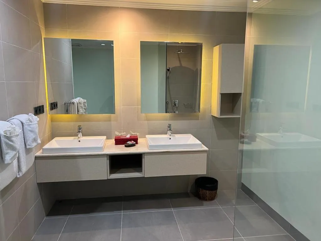 Peninsula Bay Resort